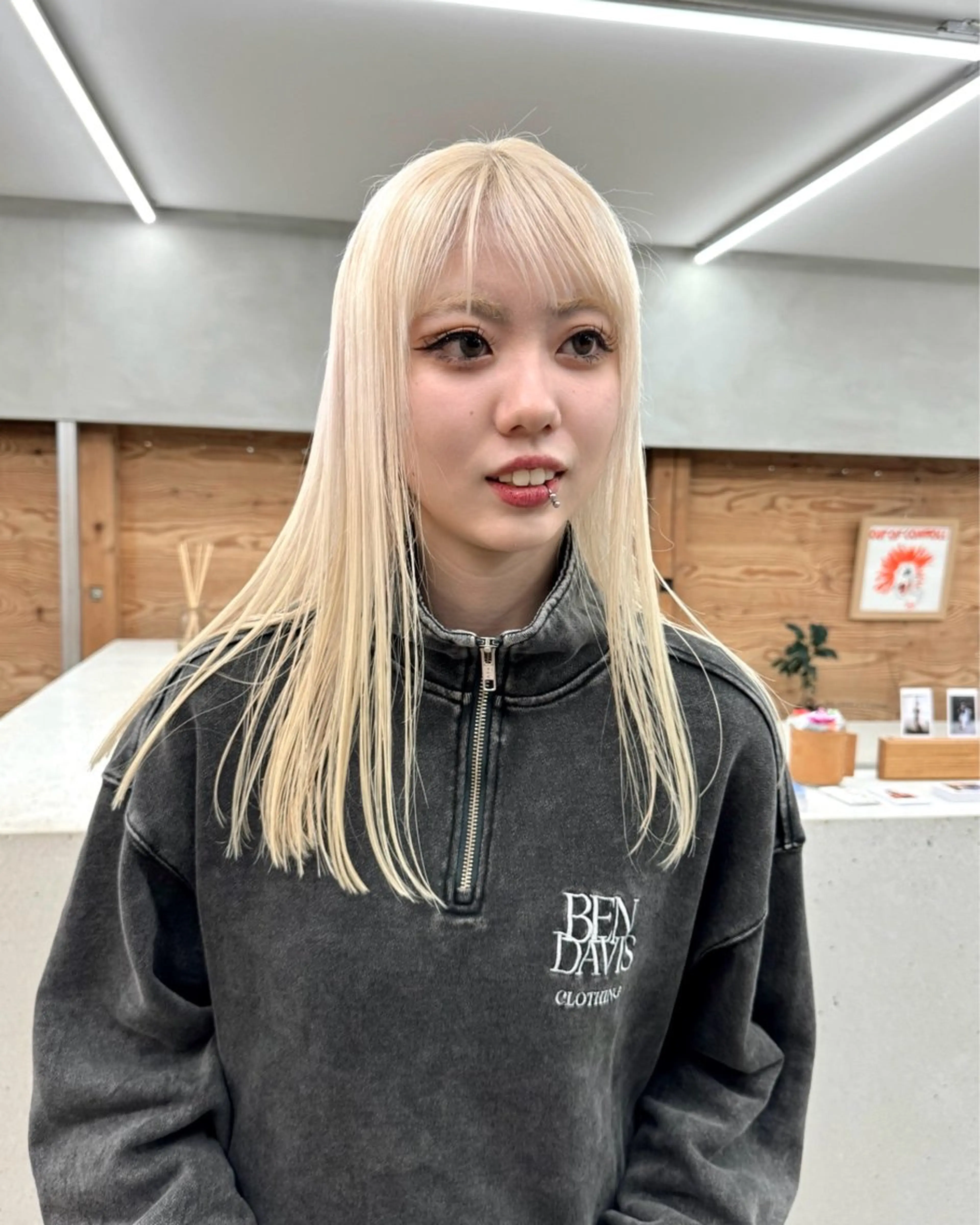 ロング カラー ブロンド ホワイトブロンド カット ヘアカラー トリートメント デザイン/レイヤー Kaito🐩/栄のヘアスタイル