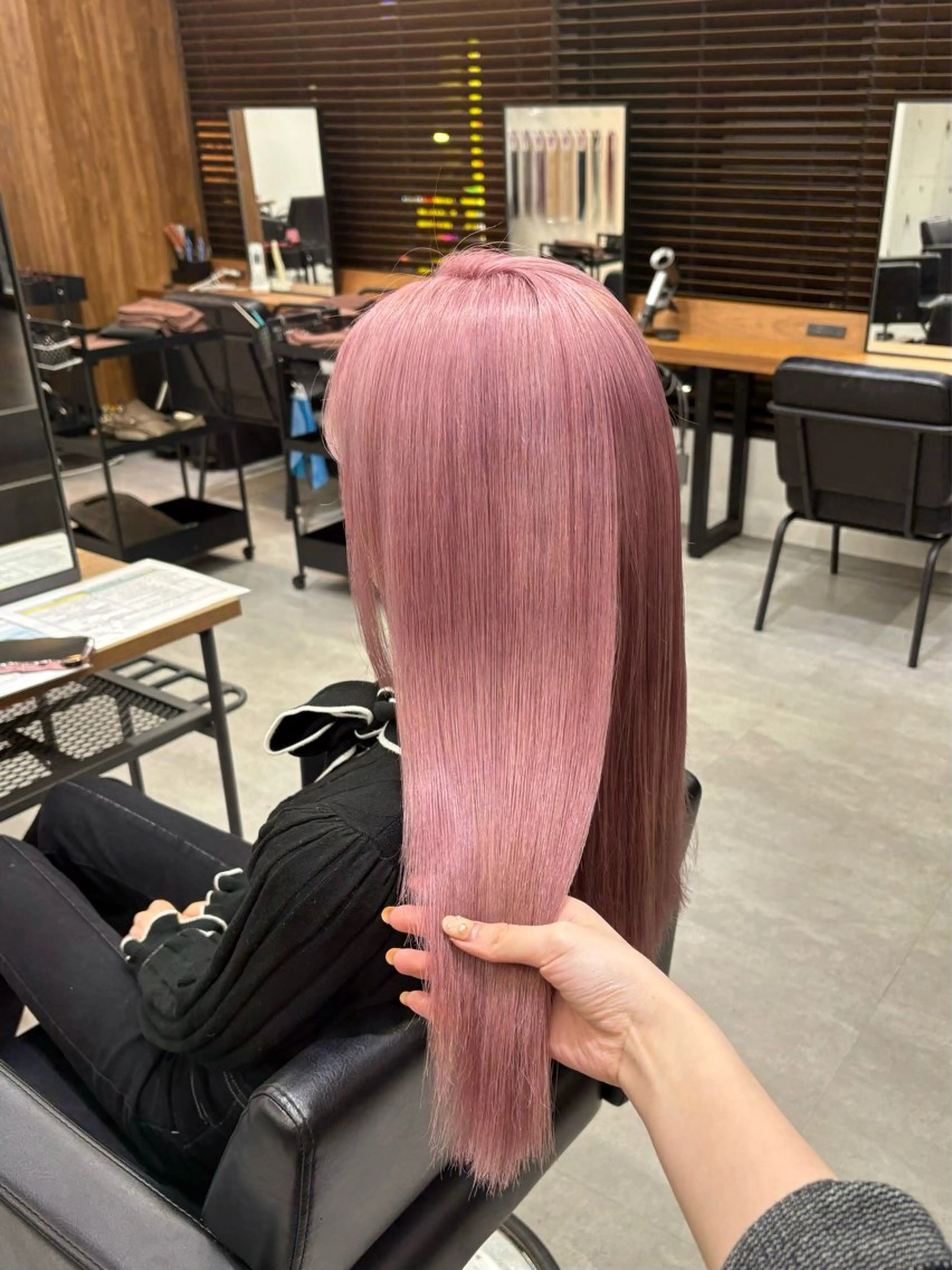 ロング カラー ブリーチ ピンクカラー ヘアカラー ENA💗NEXT /ハイトーンエクステのヘアスタイル