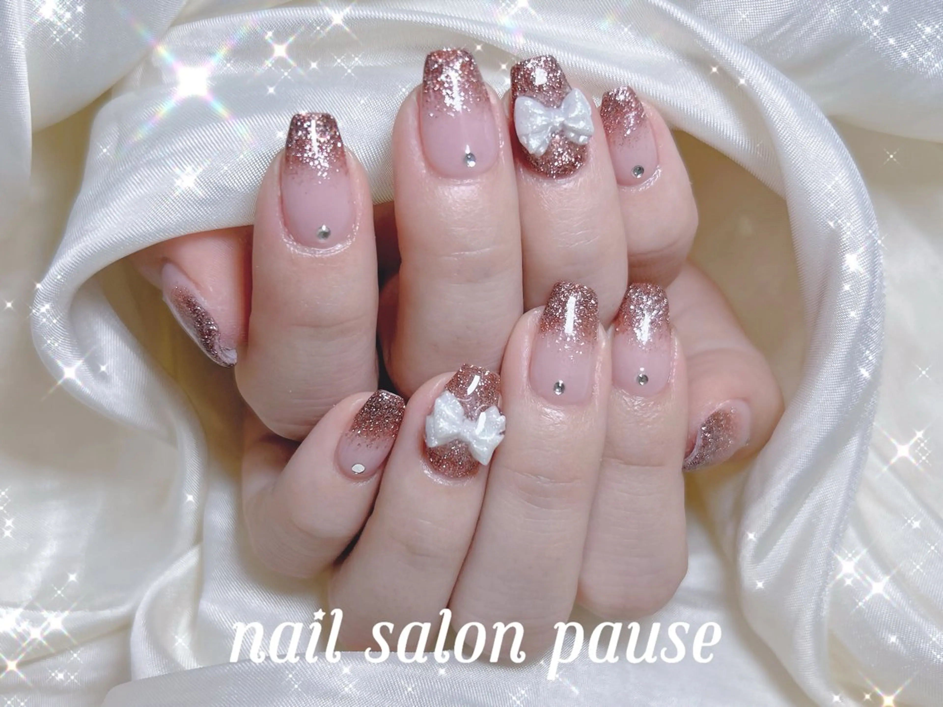 ネイル グラデーション ラメ(グリッター) ラメグラデーション リボン ハンドネイル ハンドケア nail salon pause✨のネイルデザイン