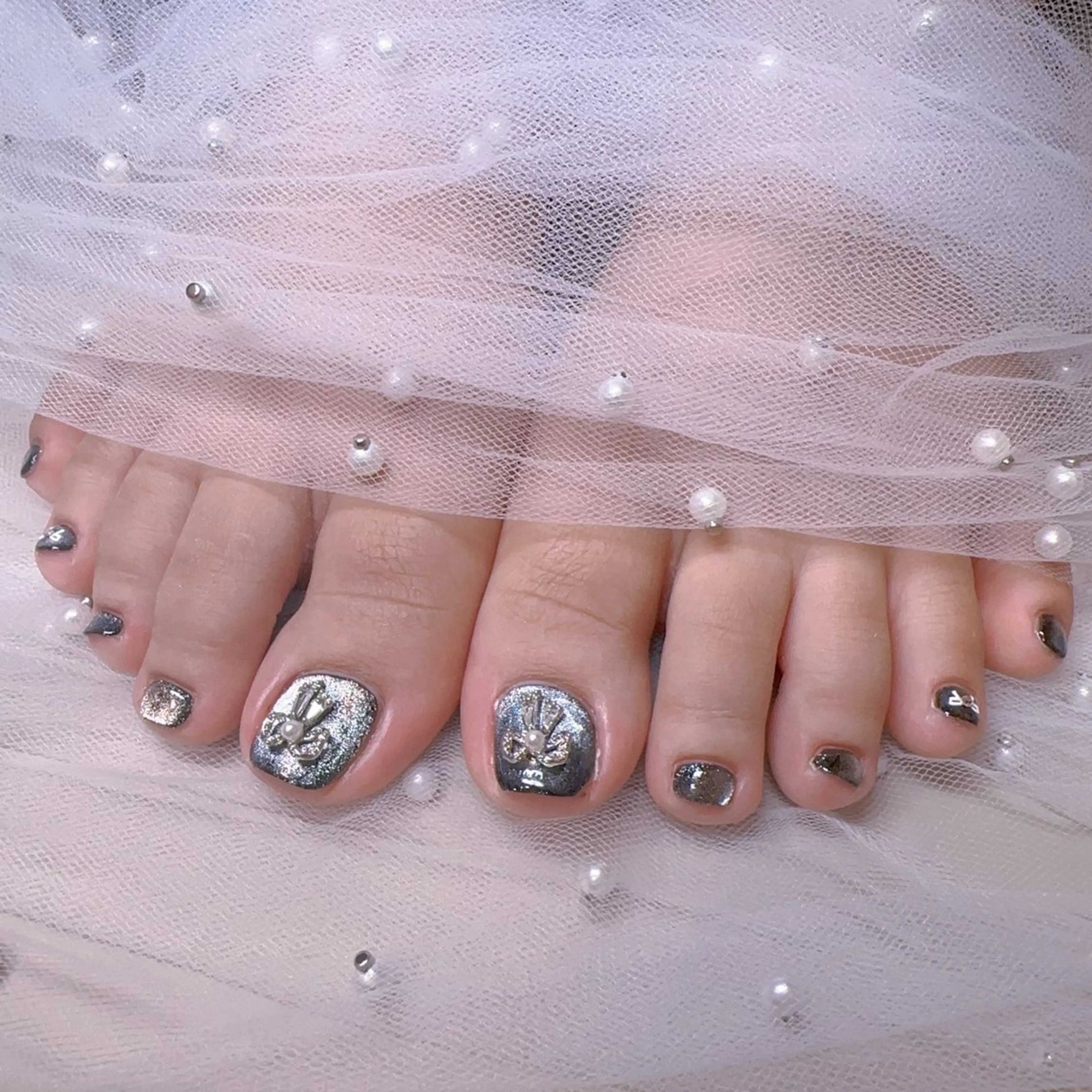 ネイル オーロラネイル フットネイル 韓国ネイル ラメ(グリッター) ラメグラデーション フットネイル Belle nail salon 新小岩のネイルデザイン