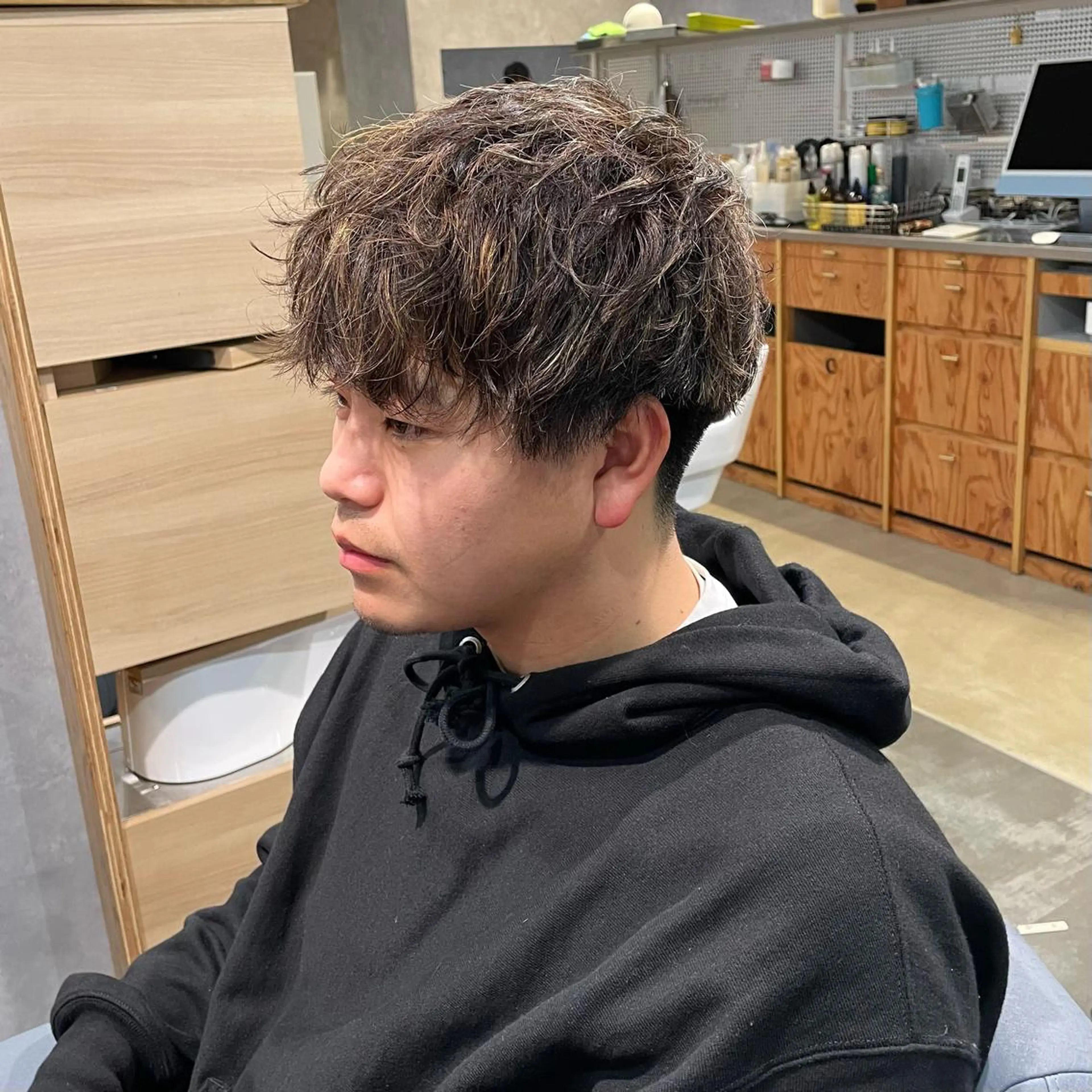 ショート カラー パーマ メンズ 黒岩 梨沙のヘアスタイル