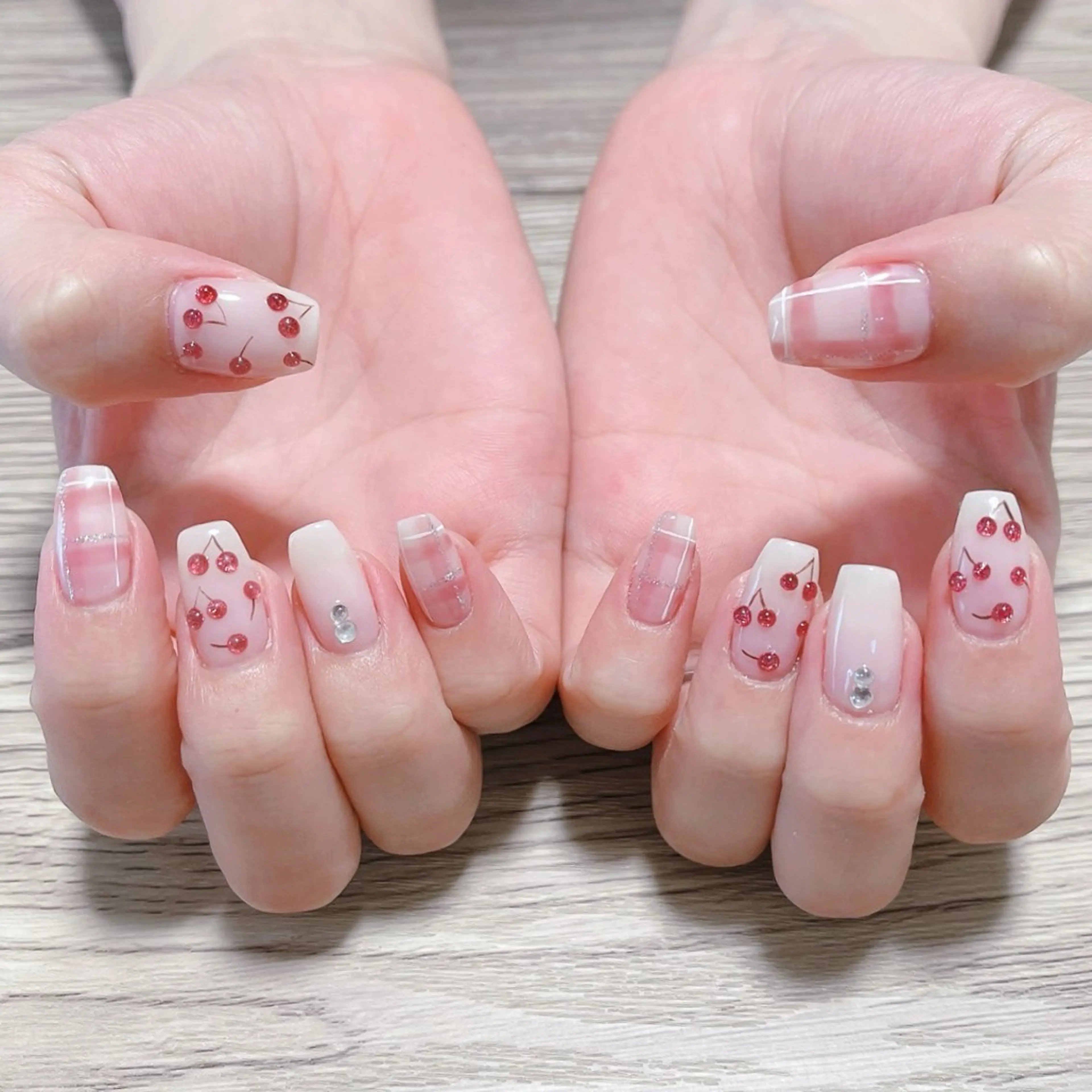 ネイル ハンドネイル 児玉 茉緒のネイルデザイン