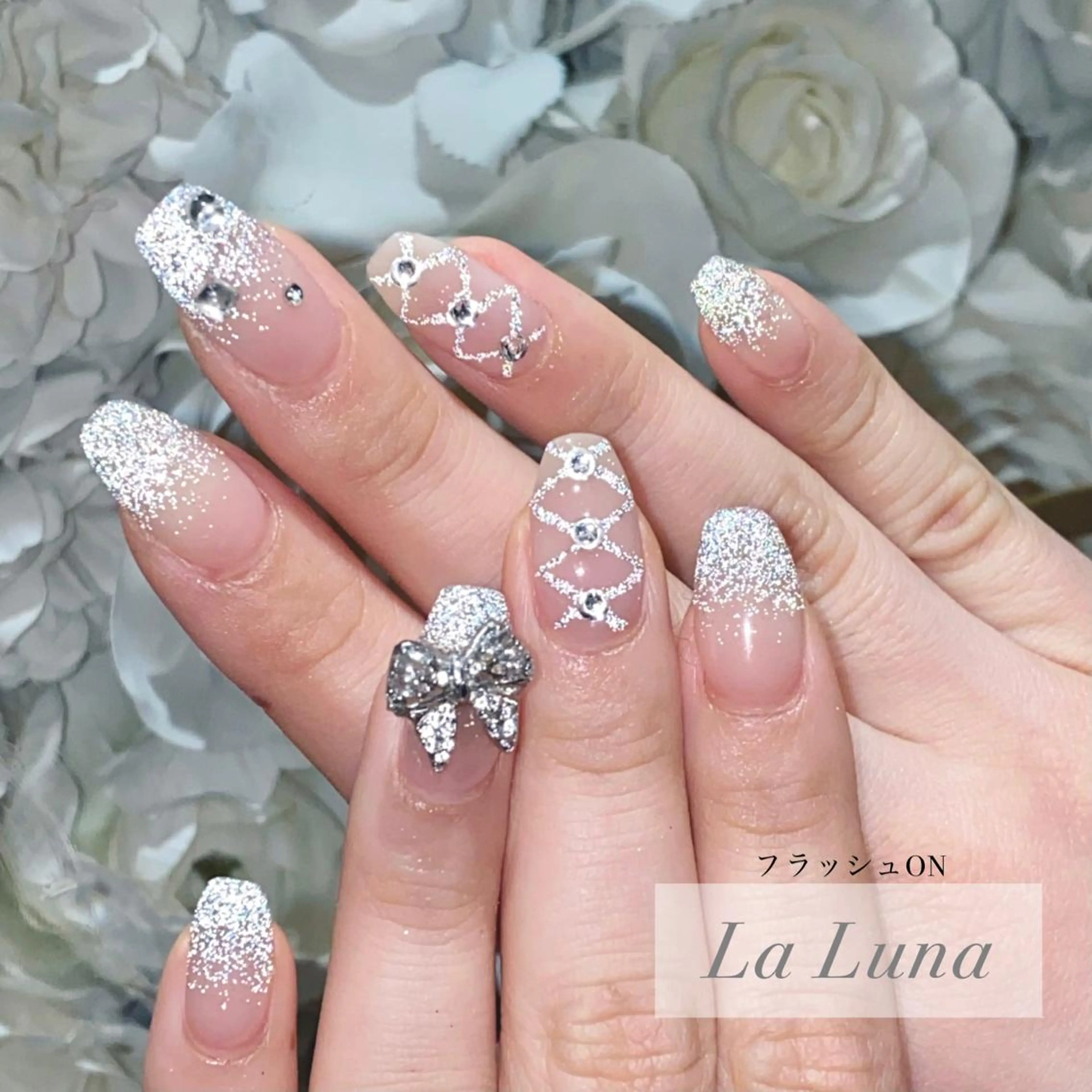 ネイル アートネイル リボン ＬａＬｕｎａ🌙 natsukiのネイルデザイン