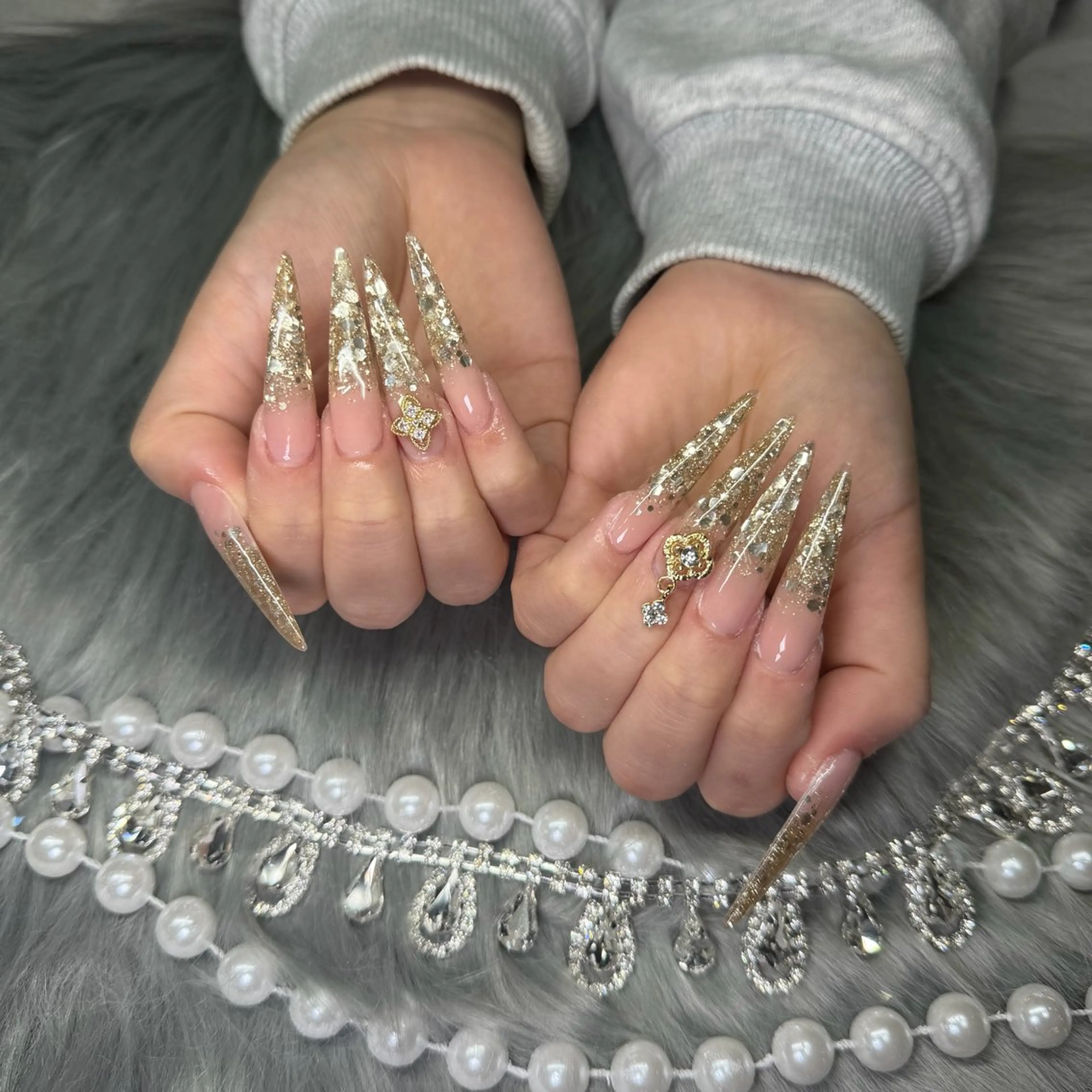 ネイル フレンチネイル ジェルネイル 韓国ネイル ラメ(グリッター) ロングネイル ハンドネイル Nail Salon Grow所属・Nail Salon Growのネイルデザイン