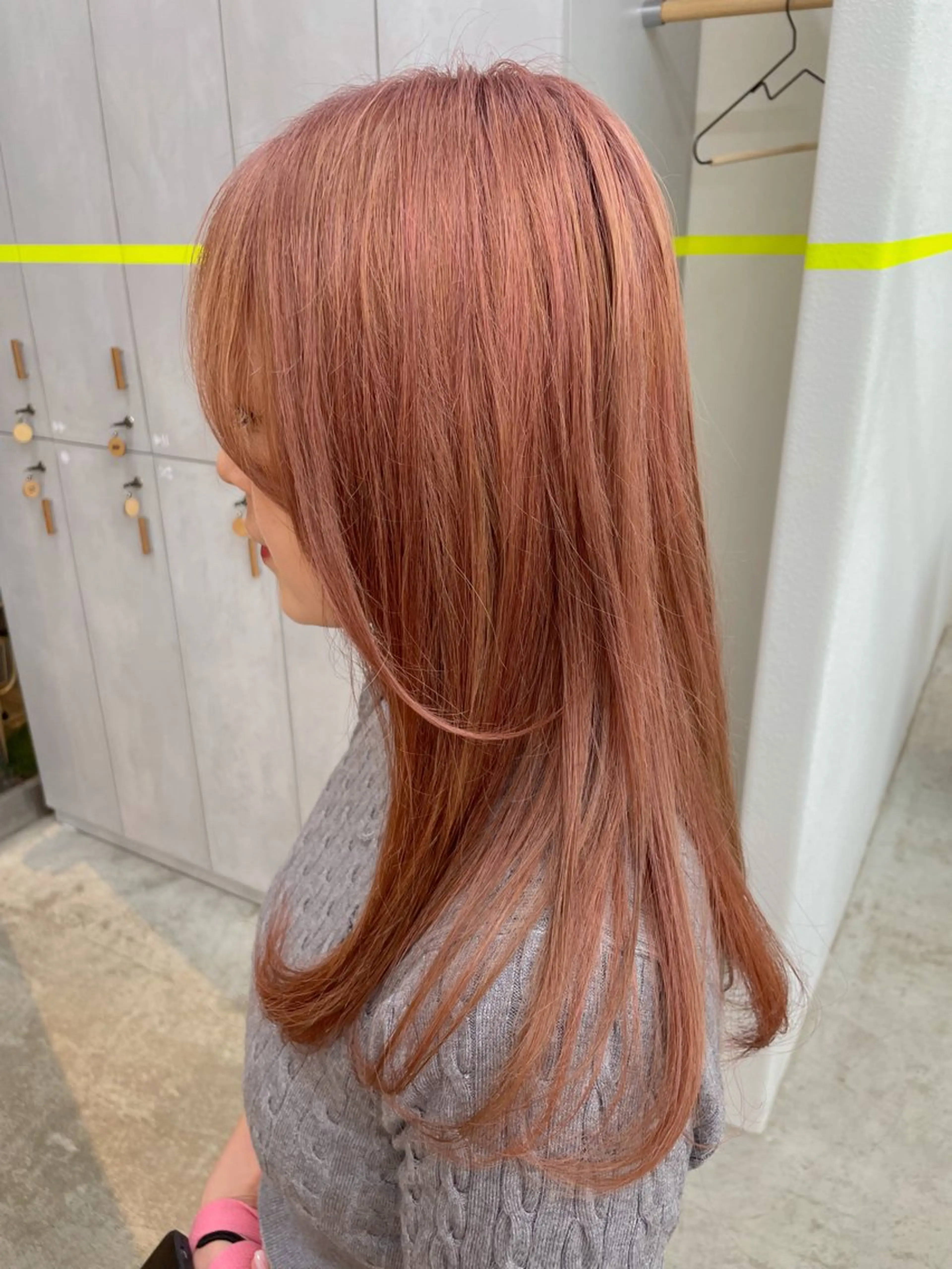 ロング（鎖骨より下）の方はこちら⇨ブリーチリタッチ＋オンカラーの写真