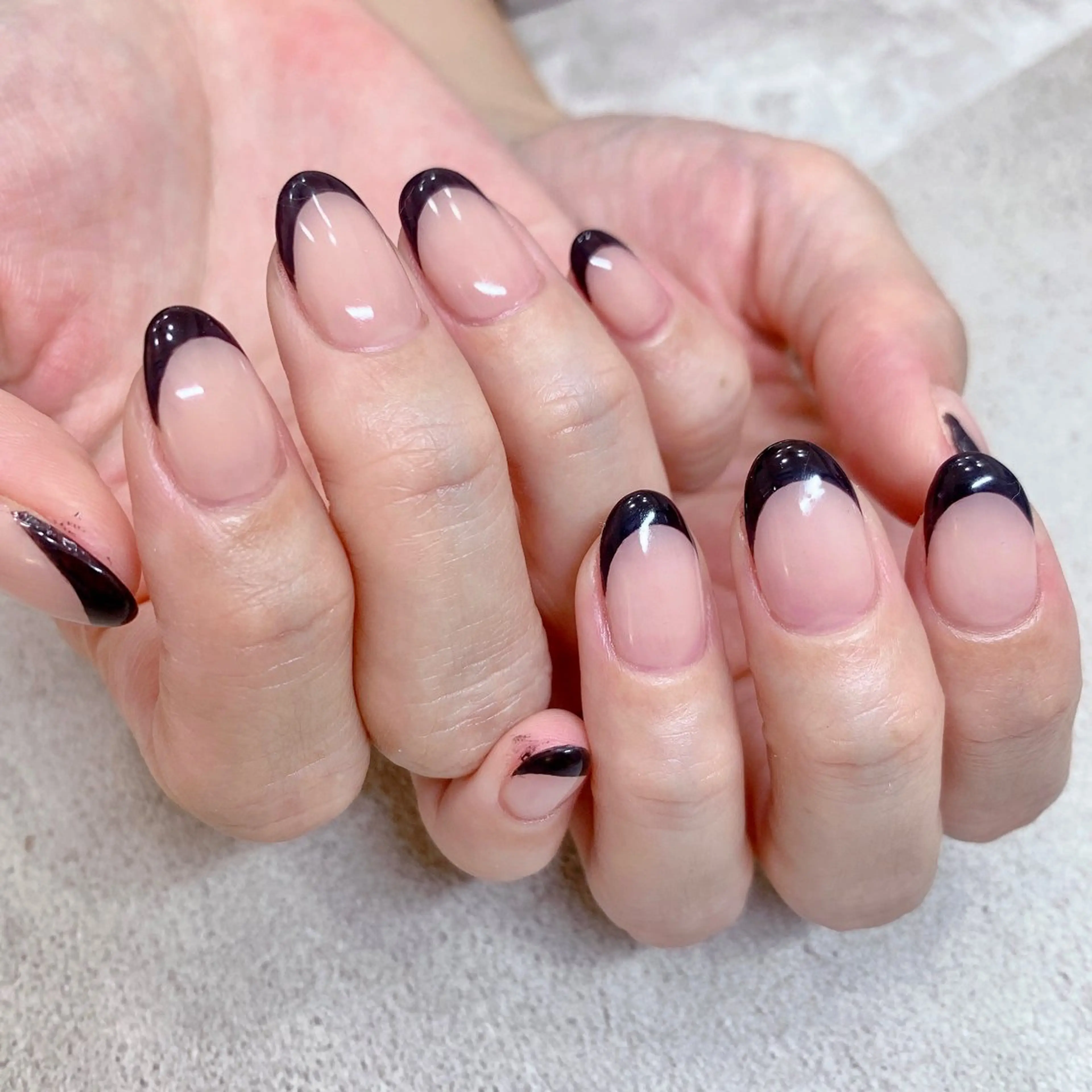 【ハンドオフ込】パラジェル☆フレンチネイル ¥8,000(3回目まで)の写真