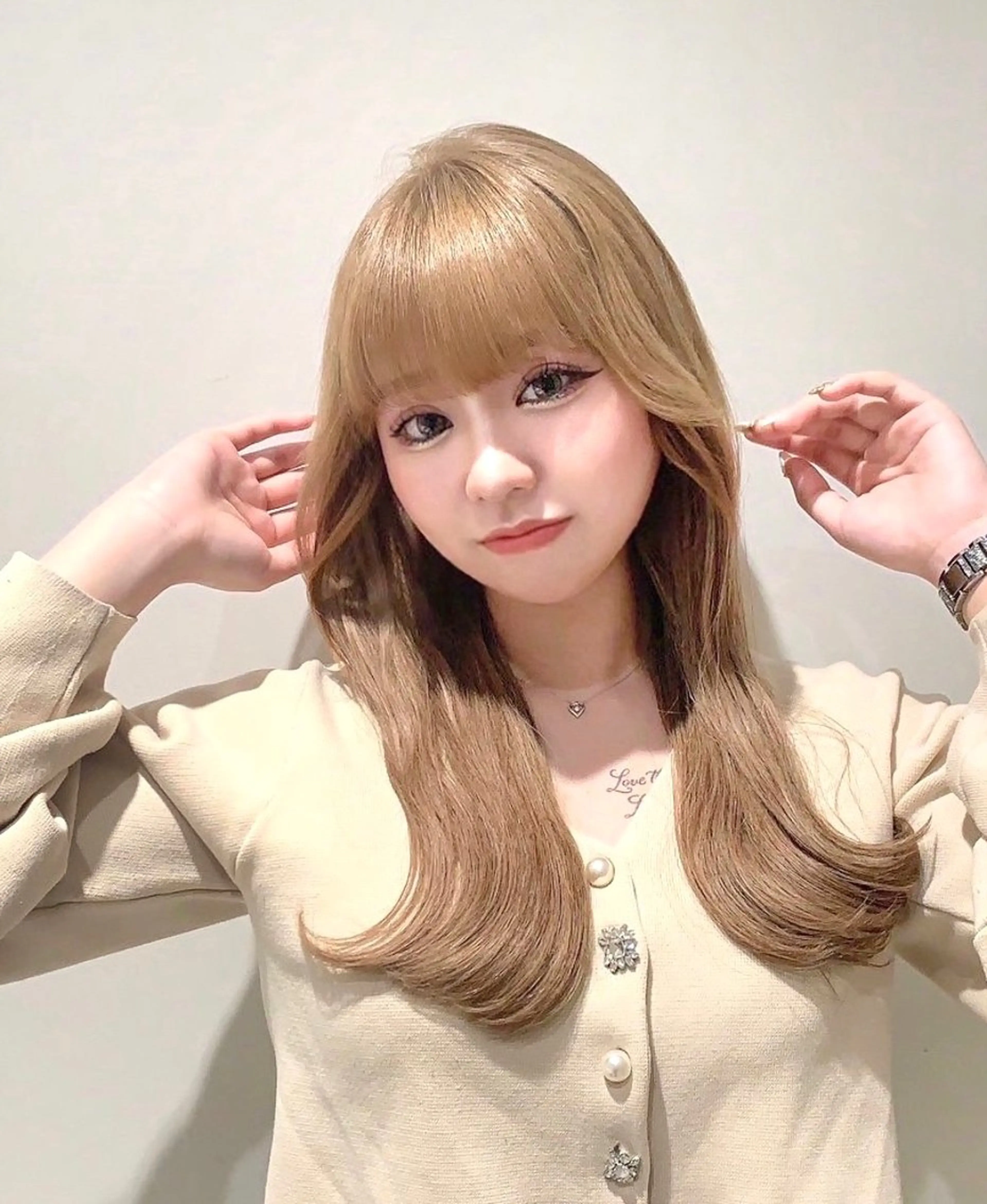 ロング カラー ロングレイヤー ベージュカラー ダブルカラー ミルクティーベージュ レイヤーカット カット ヘアカラー トリートメント 韓国ヘア/レイヤー/ 顔まわり/りょーとのヘアスタイル