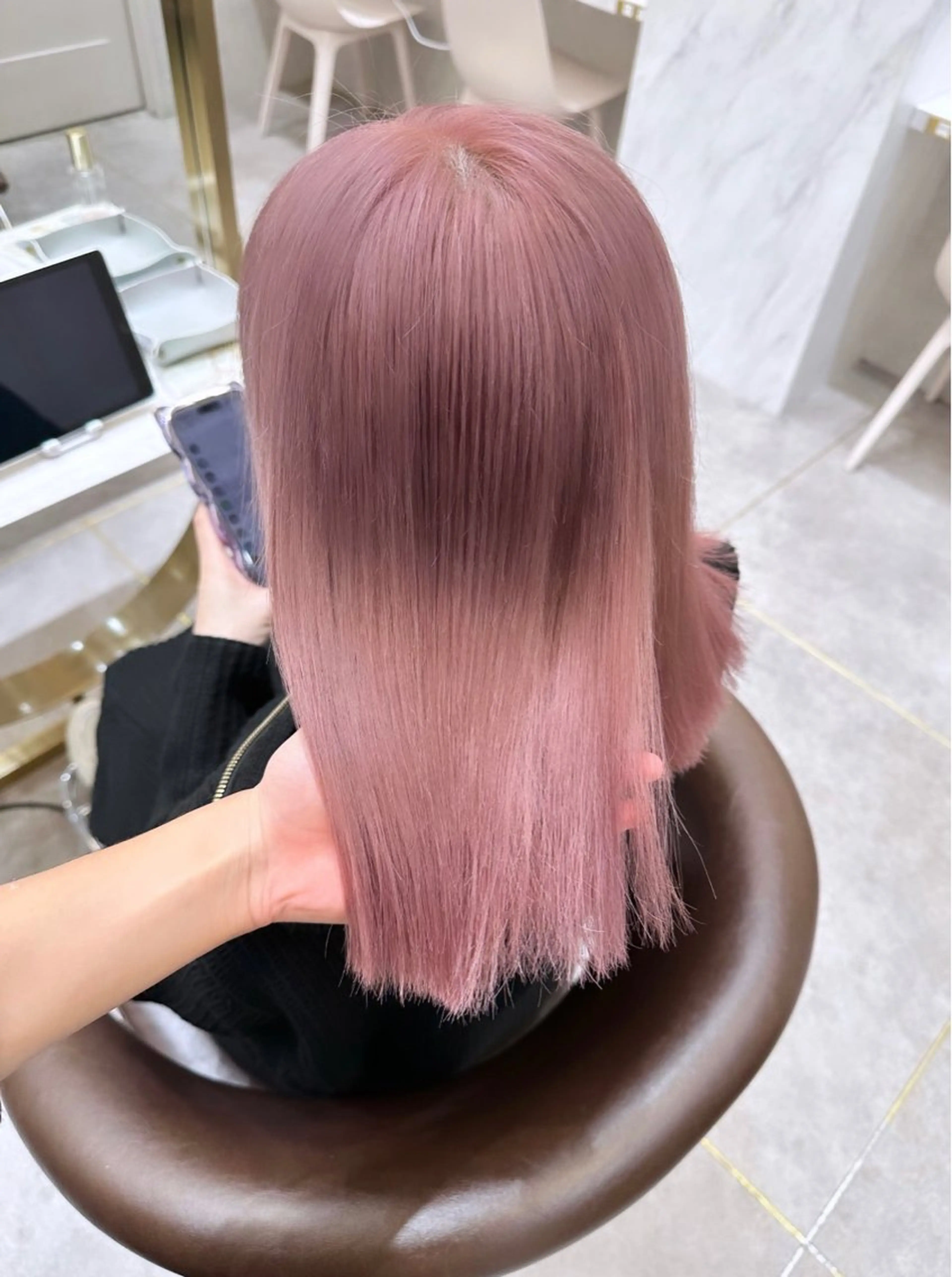 ミディアム カラー ヘアアレンジ yuuto🌈 冬の透け感カラーのヘアスタイル