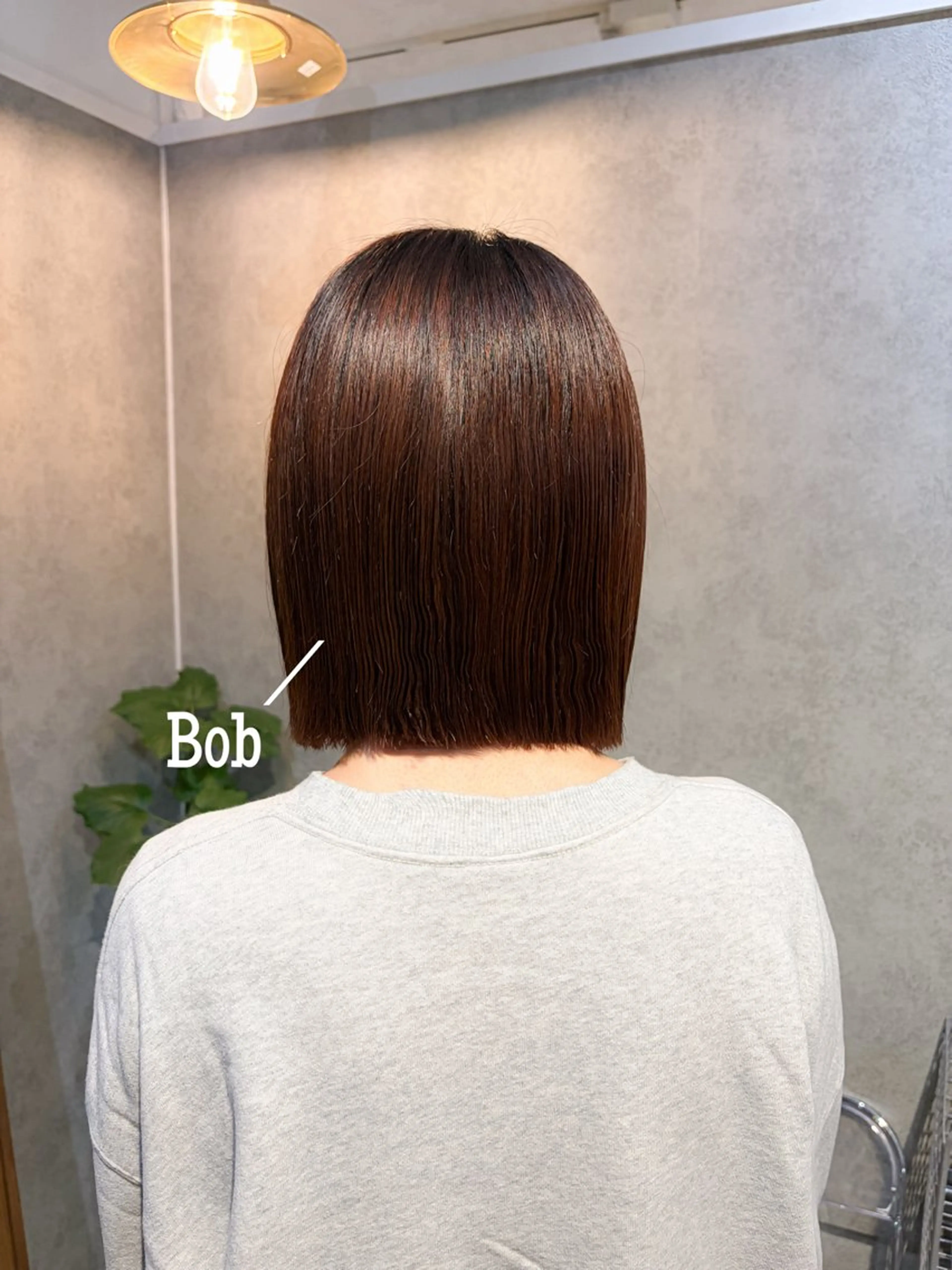 ミディアム パーマ 切りっぱなしボブ ボブ 髪質改善 縮毛矯正 酸性ストレート カット ヘアカラー 縮毛矯正 トリートメント ボブ/プツッとボブ/ 暖色カラー/モエのヘアスタイル