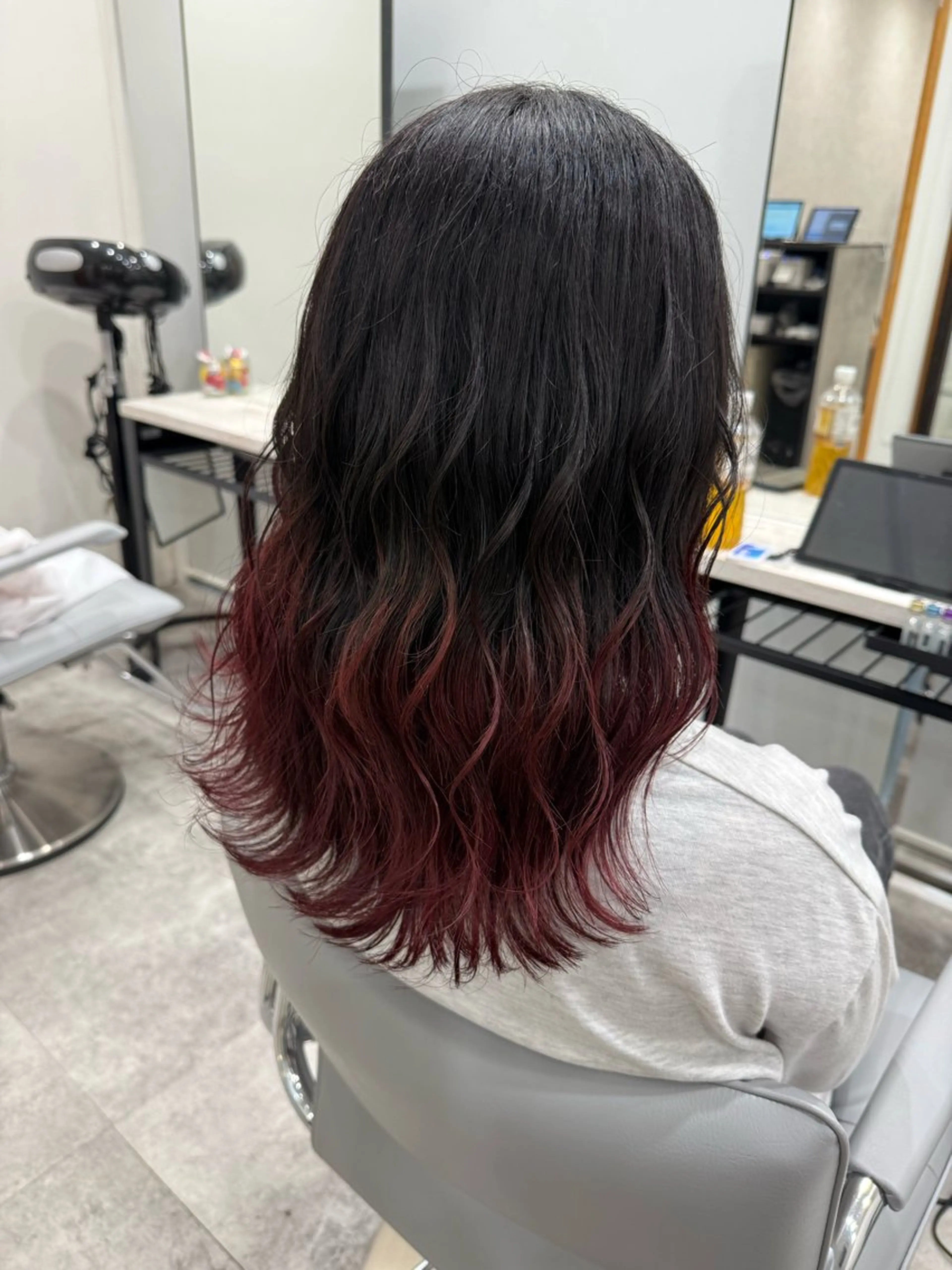 【🌟ケアブリーチ配合🌟】グラデーションカラー＋補修トリートメントの写真