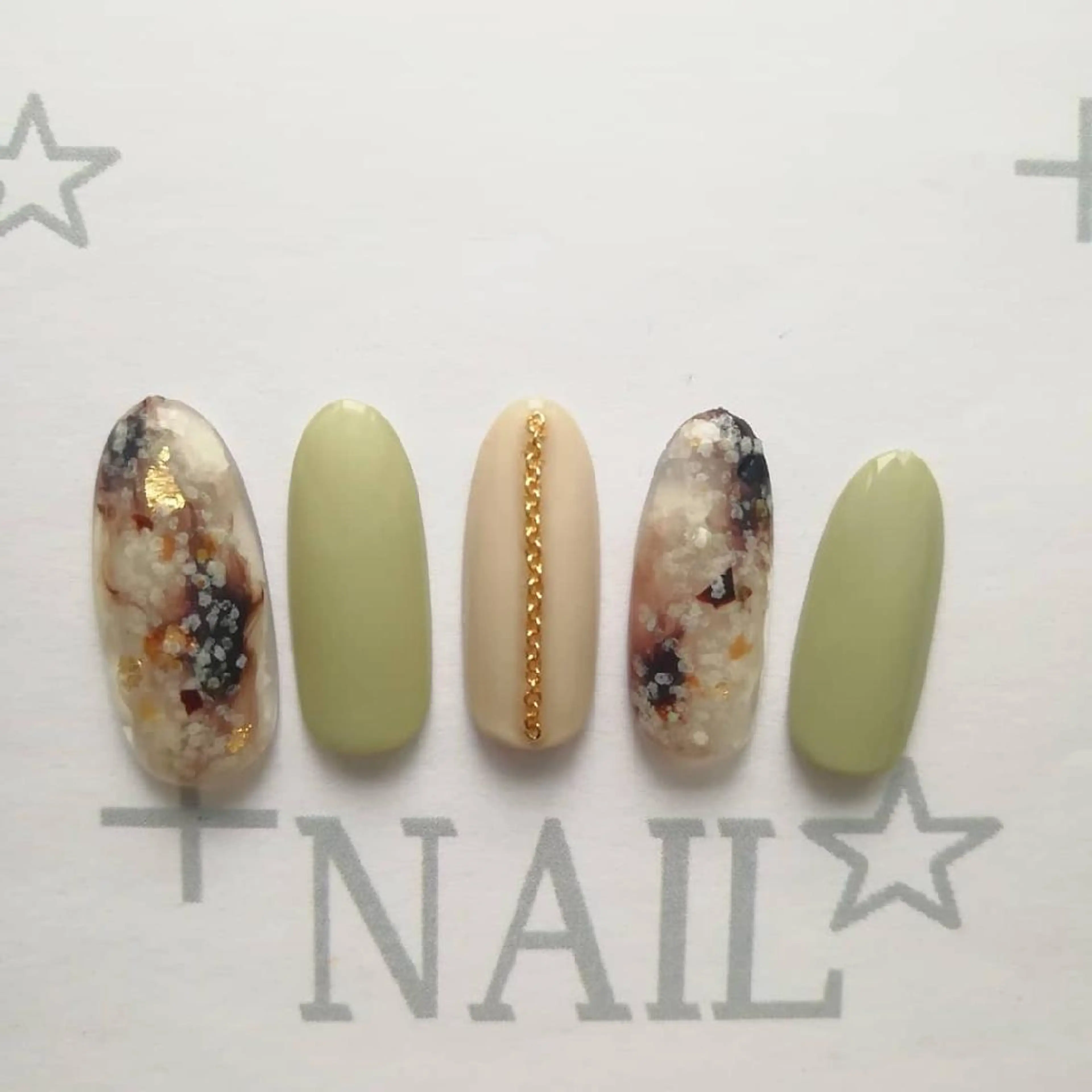 ミディアム RisusNAIL所属・Risus NAILのネイルデザイン