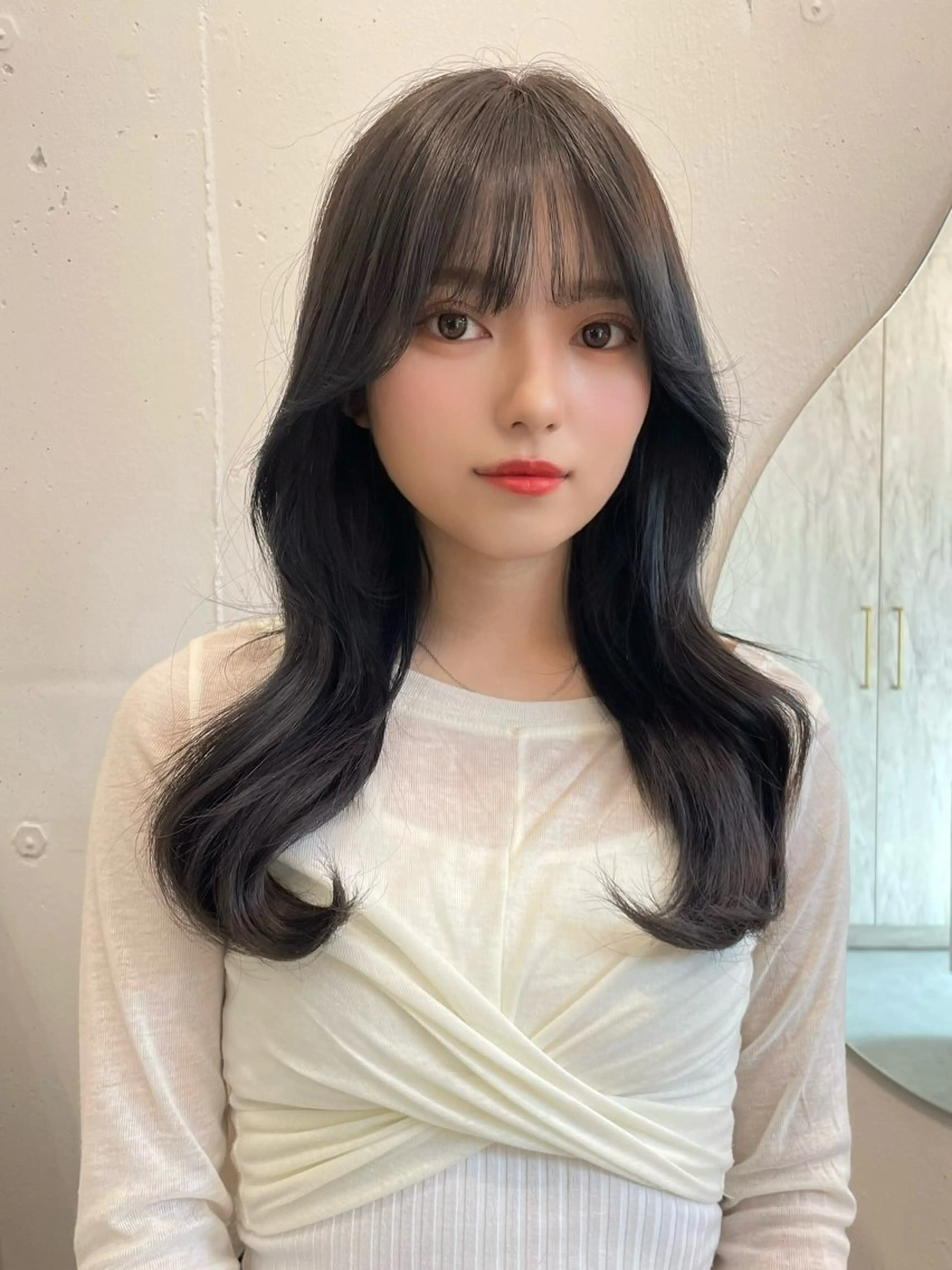 セミロング カラー ベージュカラー ブリーチ 透明感カラー ダブルカラー グレージュ カット ヘアカラー トリートメント 韓国ヘア🤍顔周り/ 髪質改善✨/林遼一郎のヘアスタイル