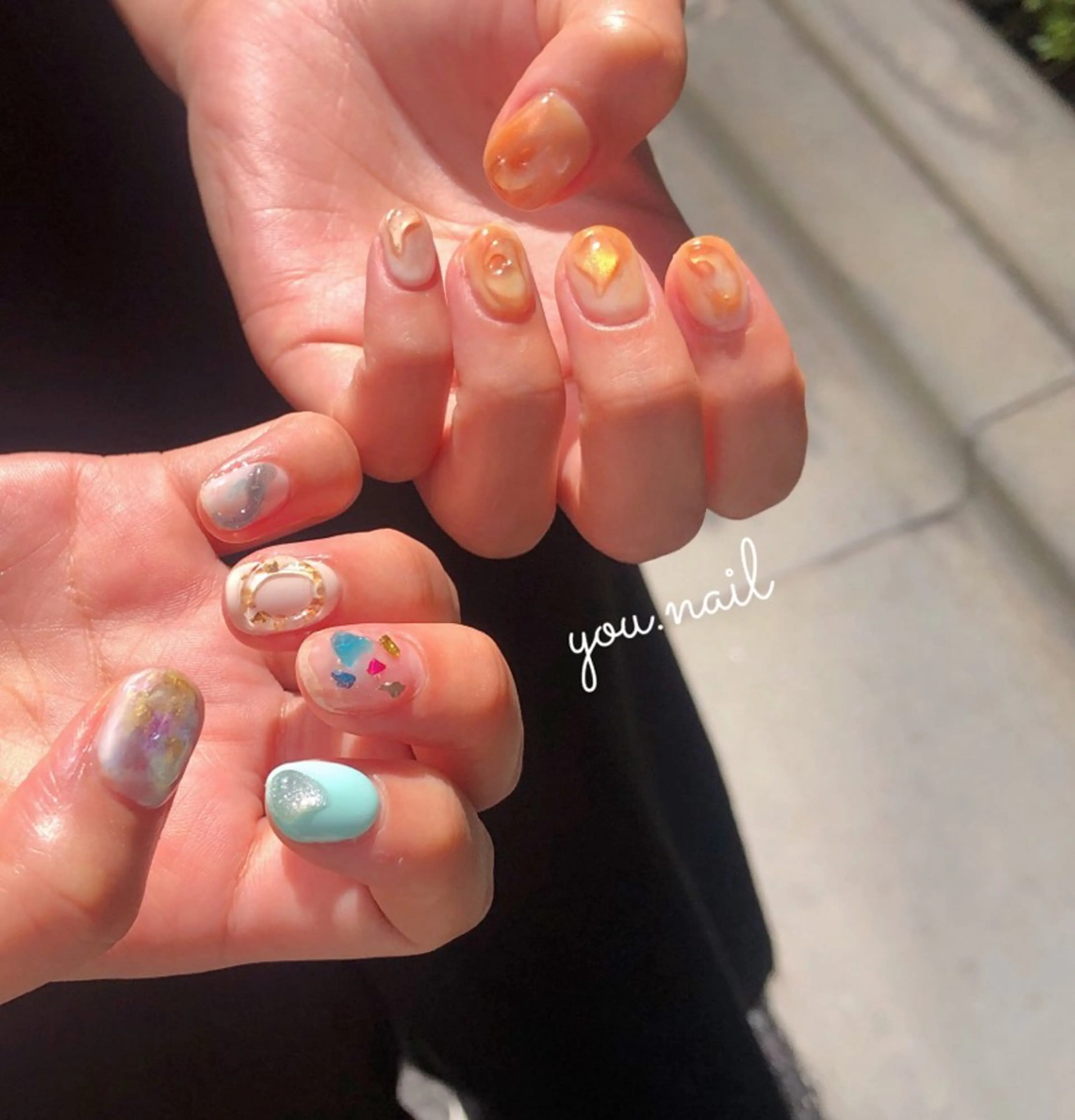 ネイル アートネイル チークネイル キラキラネイル 韓国ネイル ミラーネイル ハンドネイル younail所属・Younail 🍇のネイルデザイン
