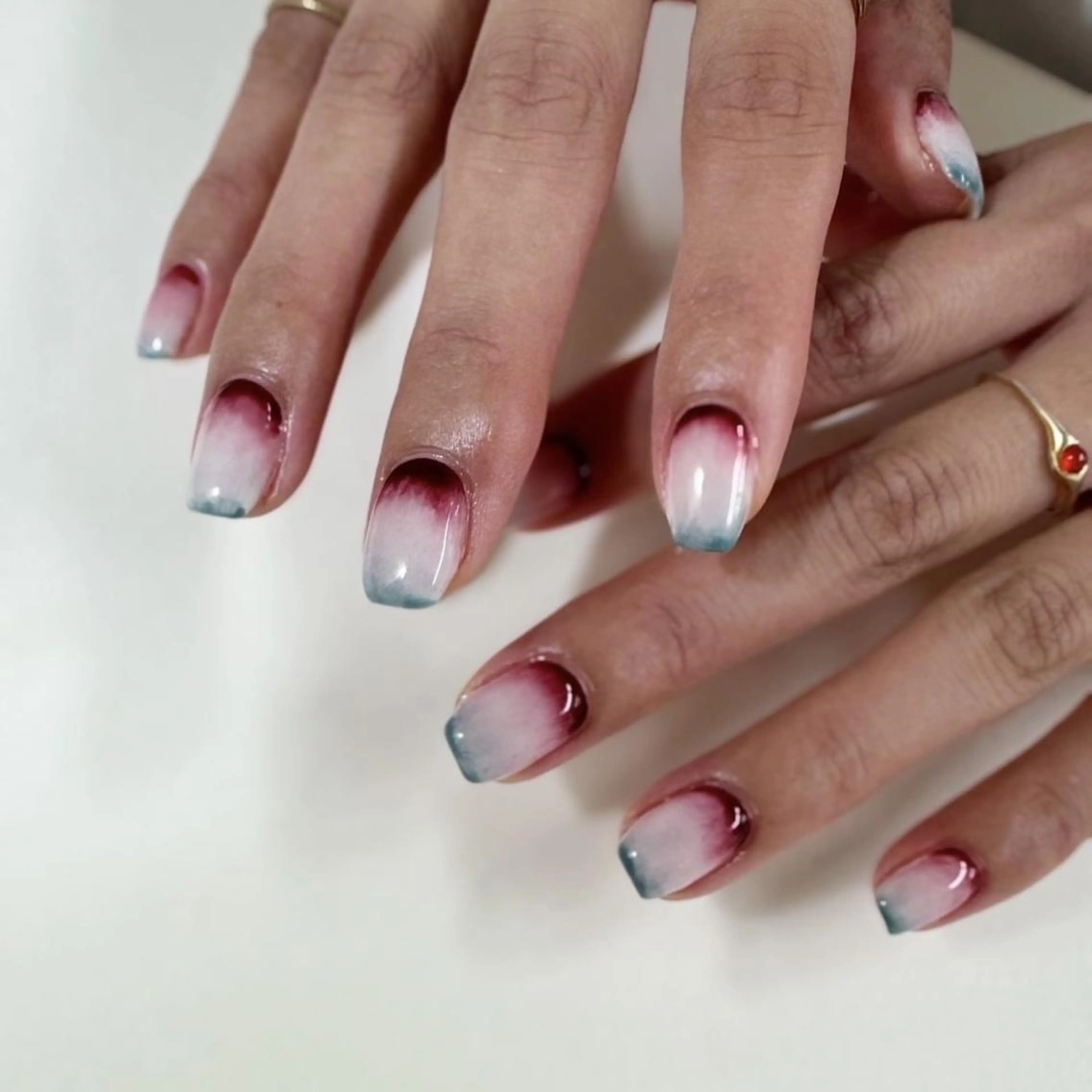 ネイル ジェルネイル グラデーション 韓国ネイル ニュアンスネイル ワンホンネイル nailstudio eviz新宿店のネイルデザイン