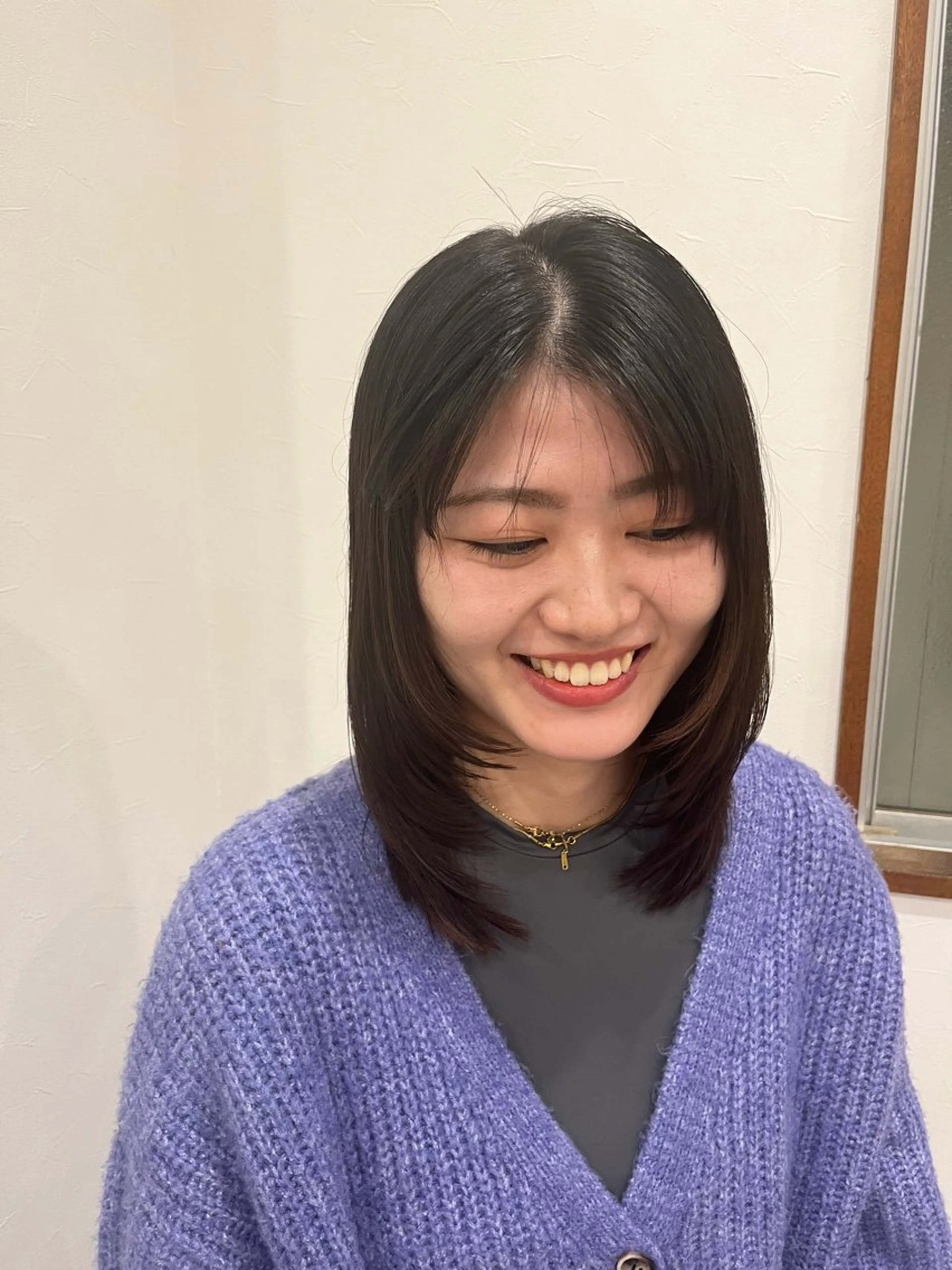 ミディアム レイヤーカット anon Loemのヘアスタイル