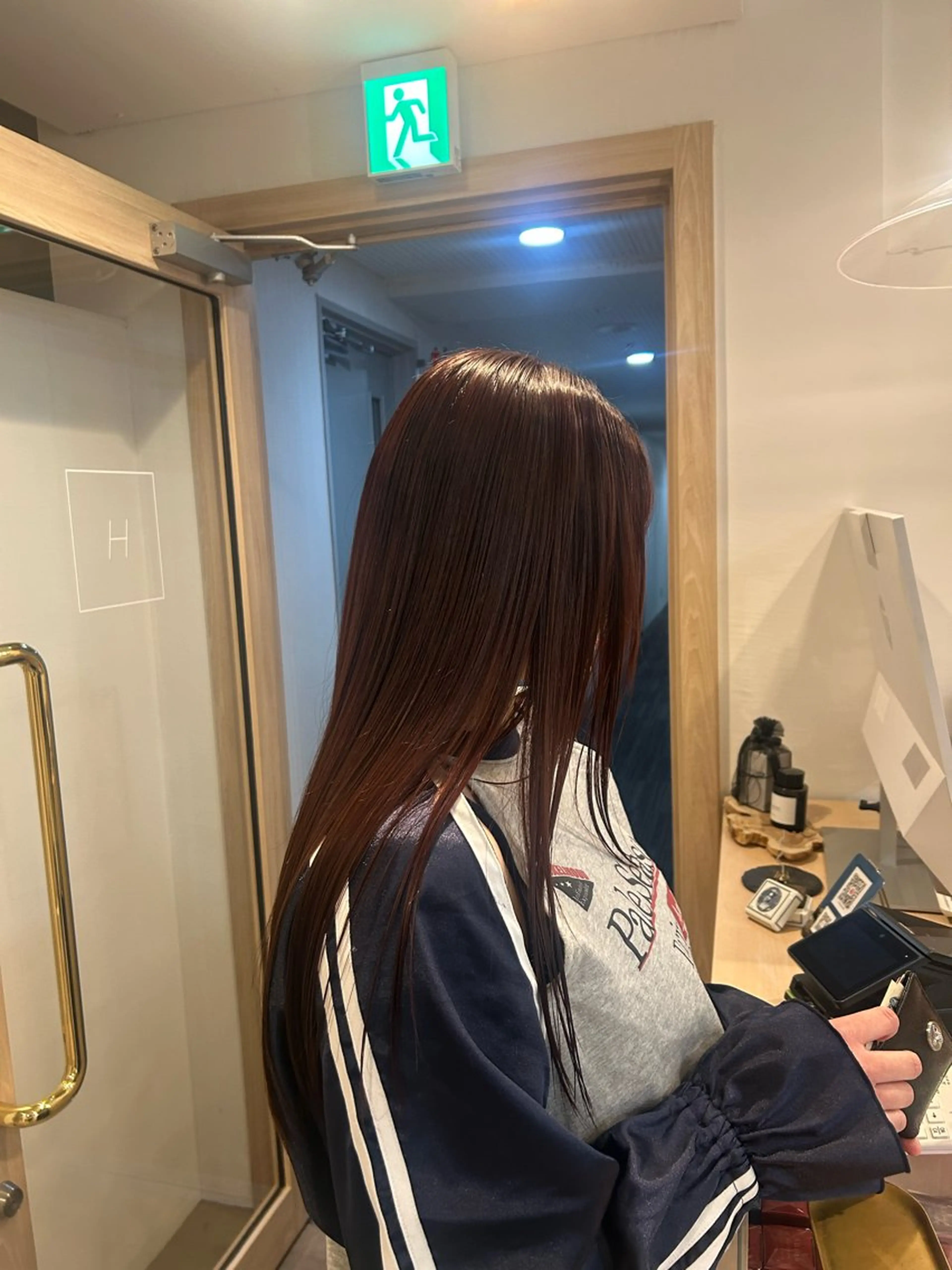 ロング ピンクブラウン ヘアカラー H女性専用サロン梅田所属・伊澤 紗弥のヘアスタイル