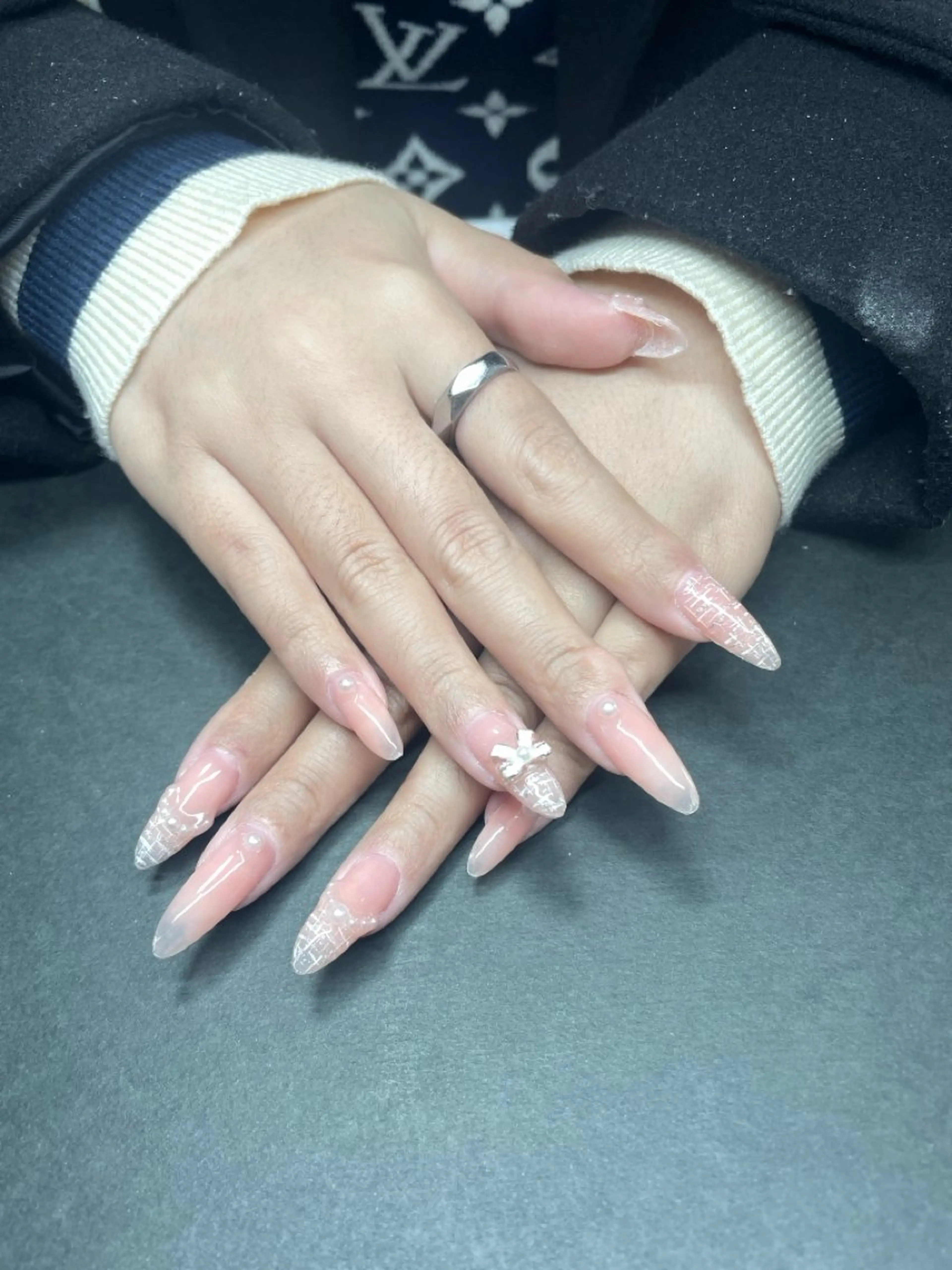 ネイル ハンドネイル Dea 心咲のネイルデザイン