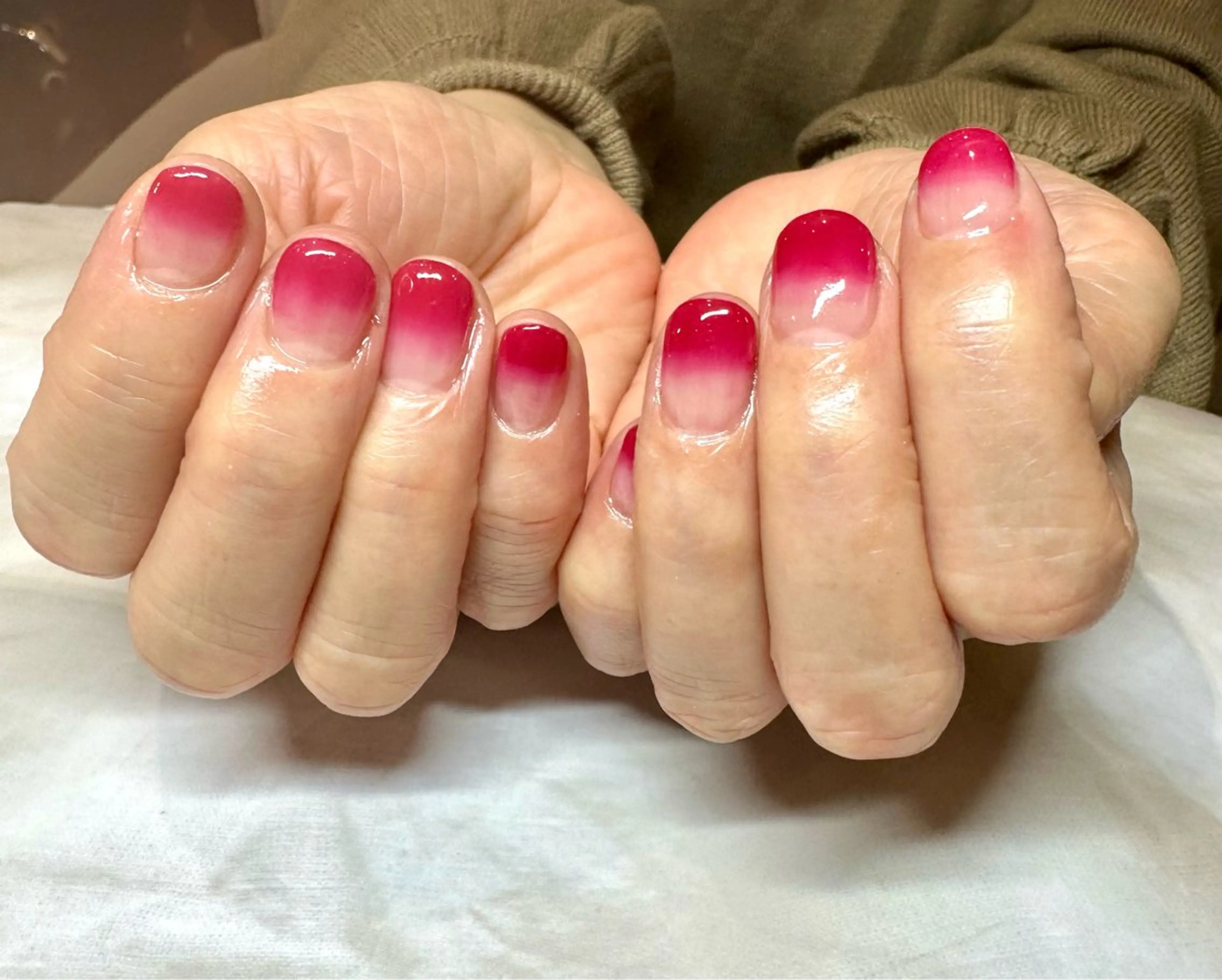 ネイル 赤色 Tanemoto所属・Ueda Rieのネイルデザイン