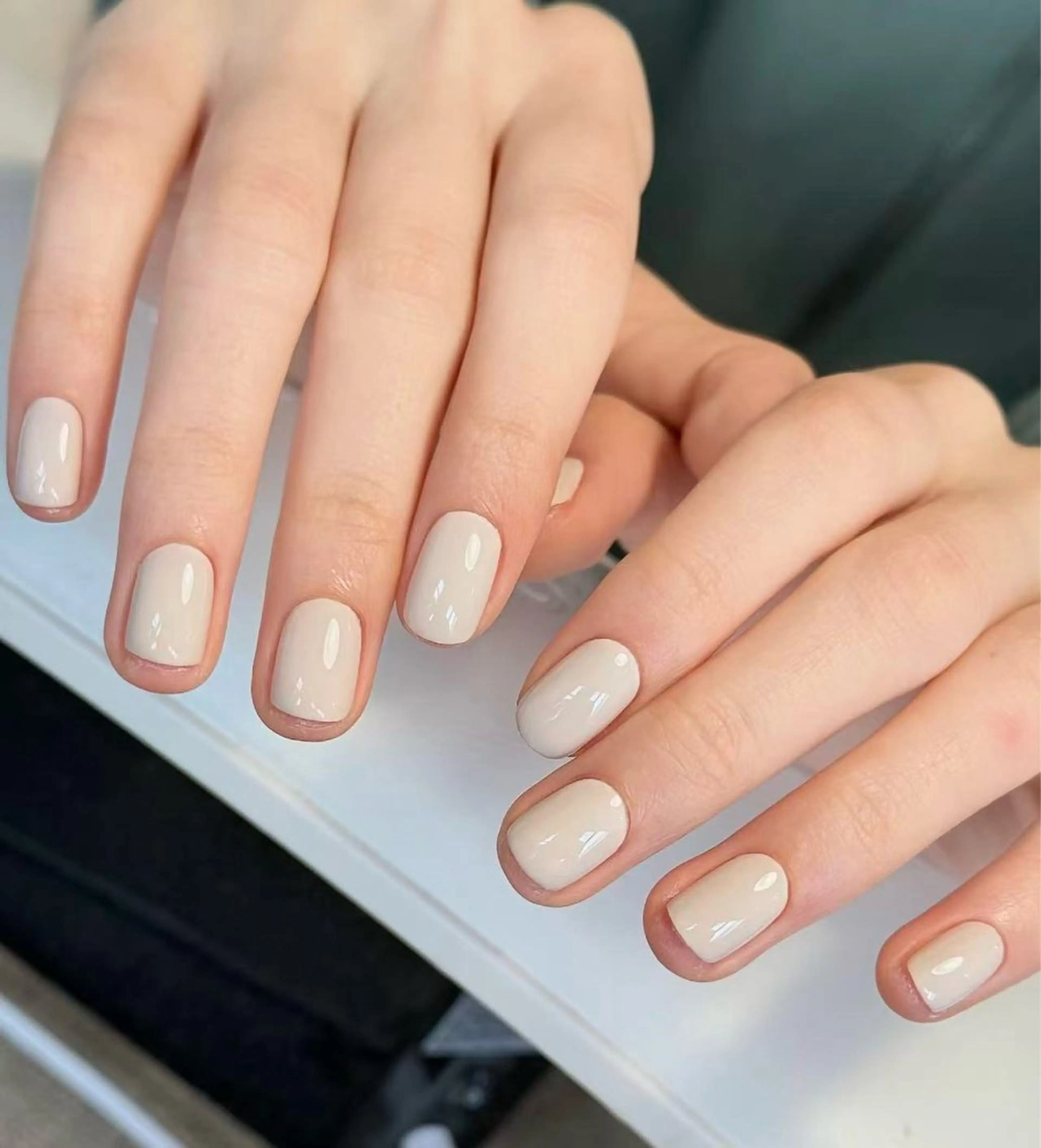 ネイル ジェルネイル ニュアンスネイル ワンカラーネイル パラジェル シンプルネイル EG えまEMAのネイルデザイン