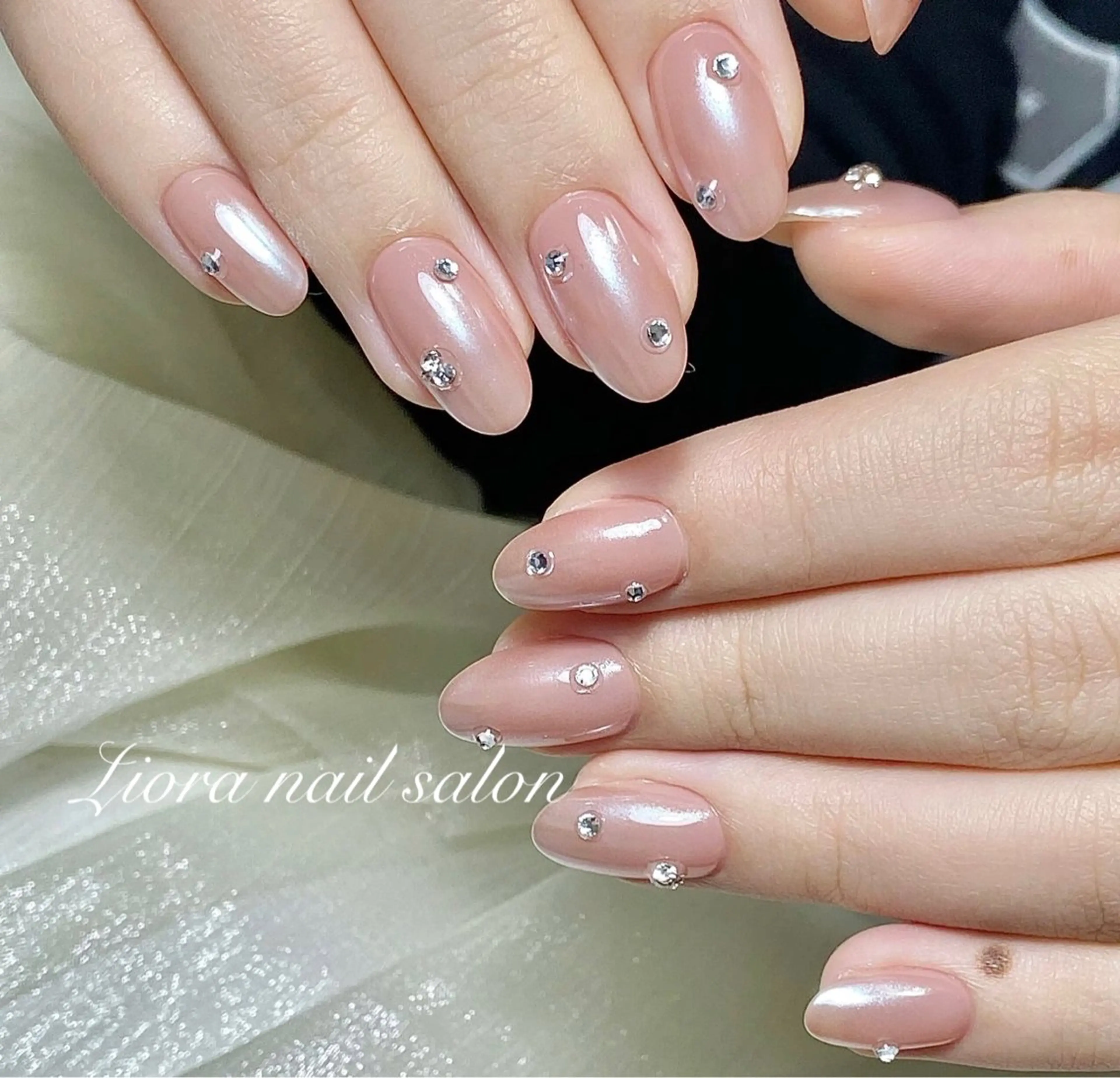 ネイル フレンチネイル ジェルネイル ガーリー グラデーション キラキラネイル ハンドネイル Liora nail 1のネイルデザイン