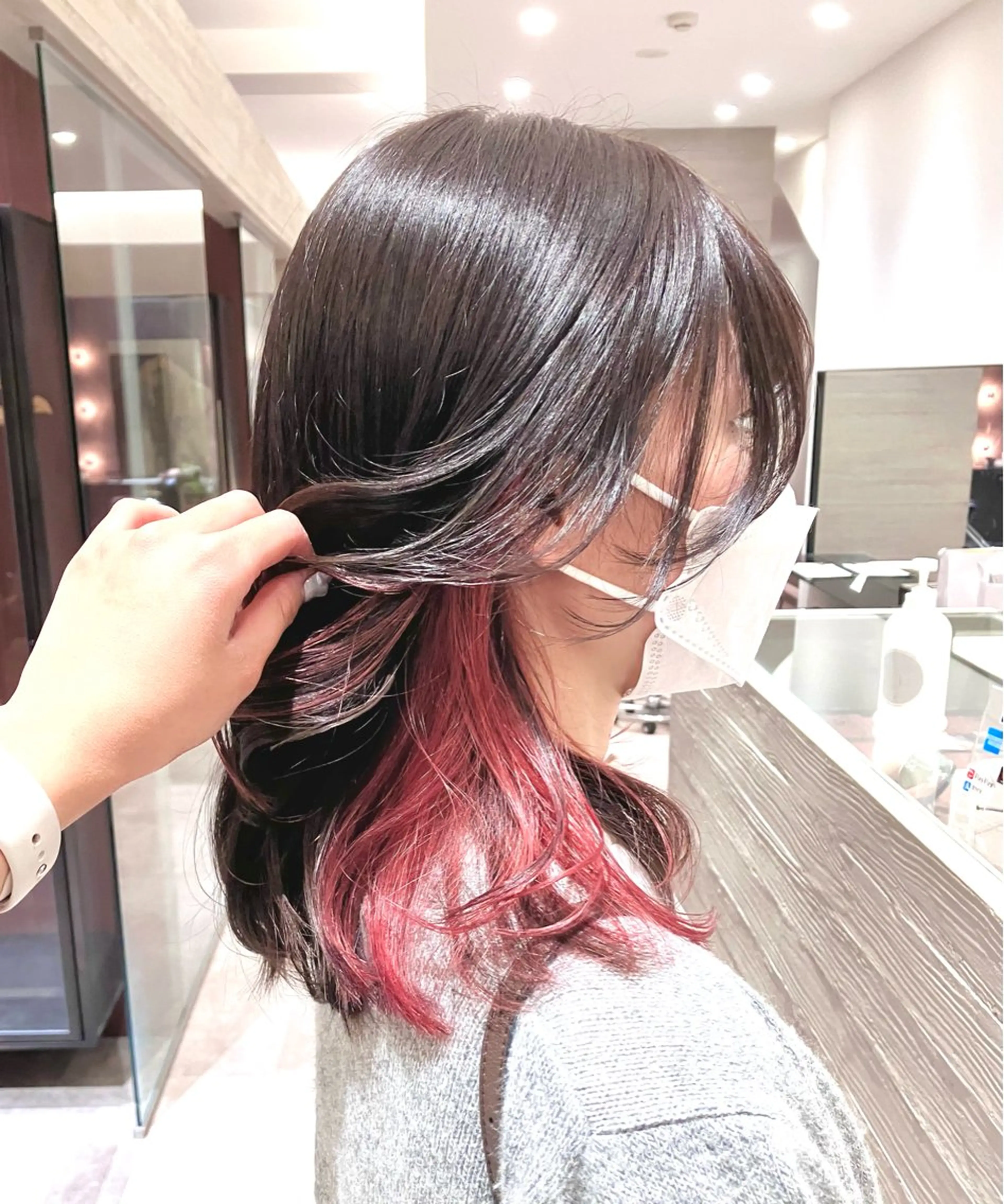 ミディアム カラー ピンクカラー サキ🤍ハイトーン 🩰くびれ巻きヘアのヘアスタイル