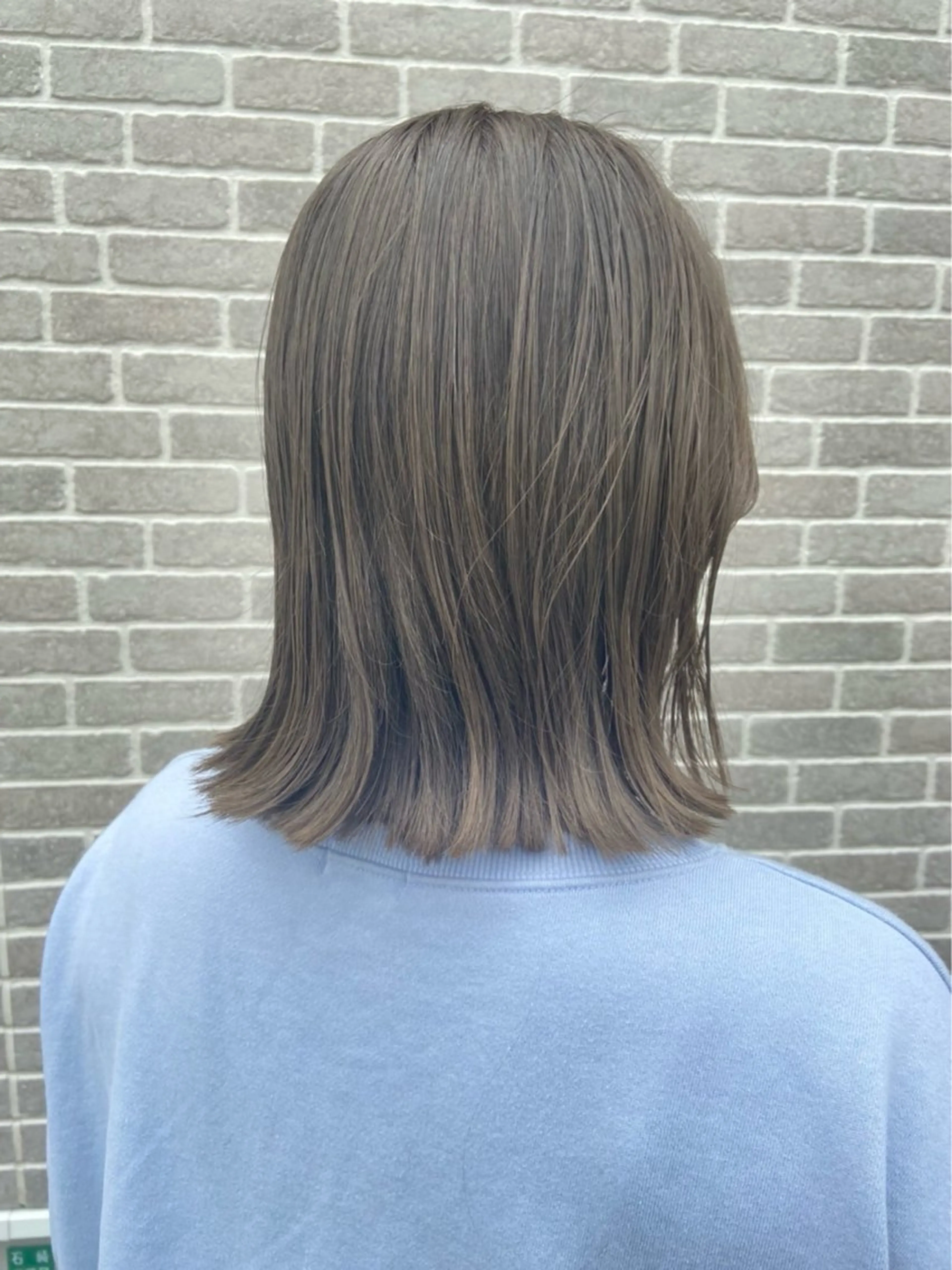 カラー ブリーチ ヘアカラー Bish Yanaのヘアスタイル