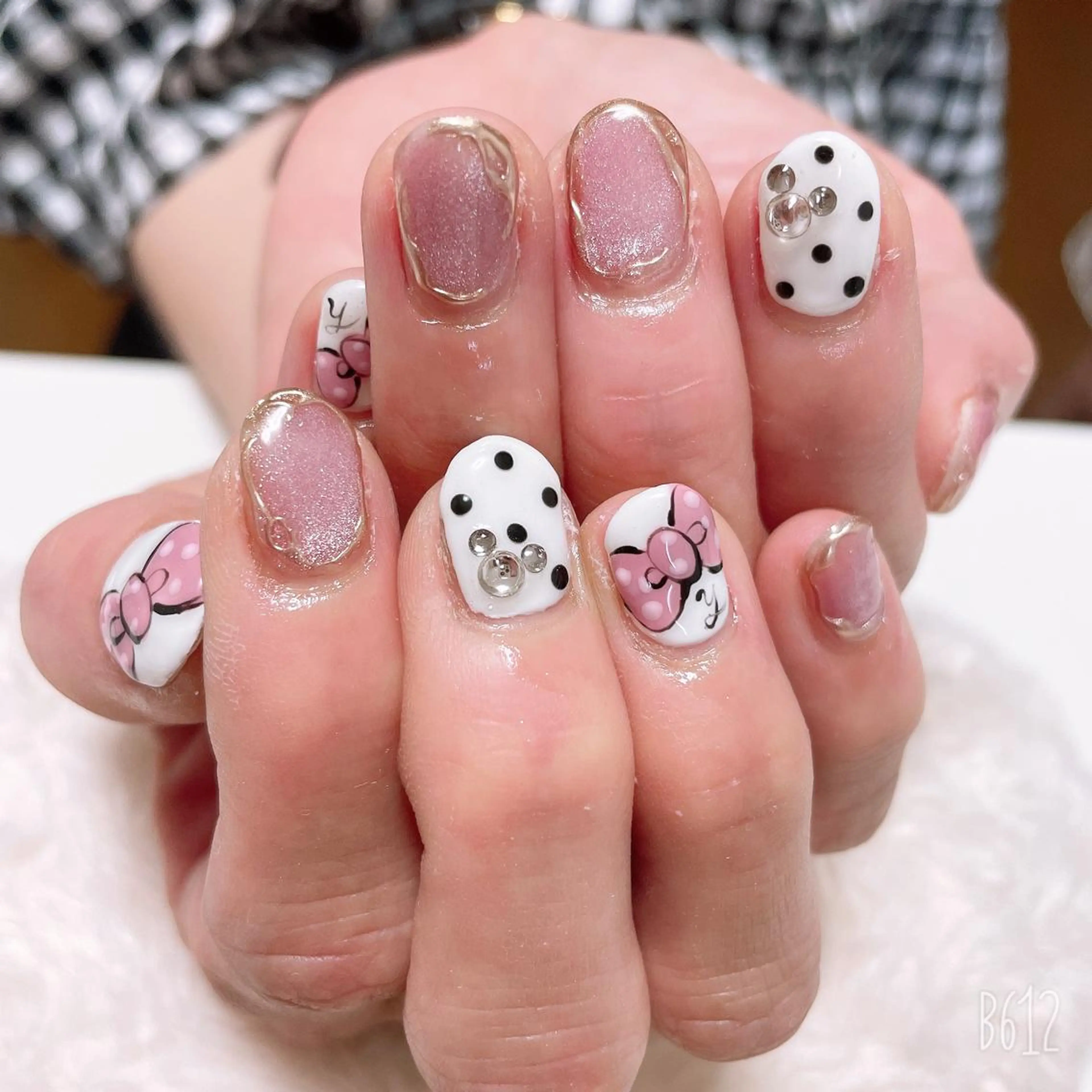 ネイル The Best Beauty受付担当のヘアスタイル