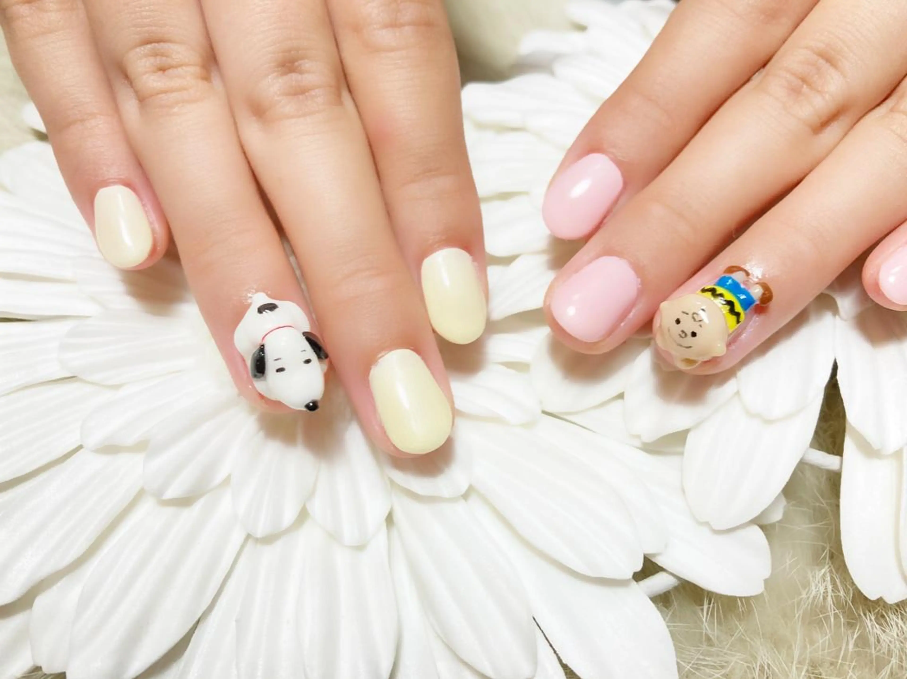 ネイル Yakko pas á pasのネイルデザイン