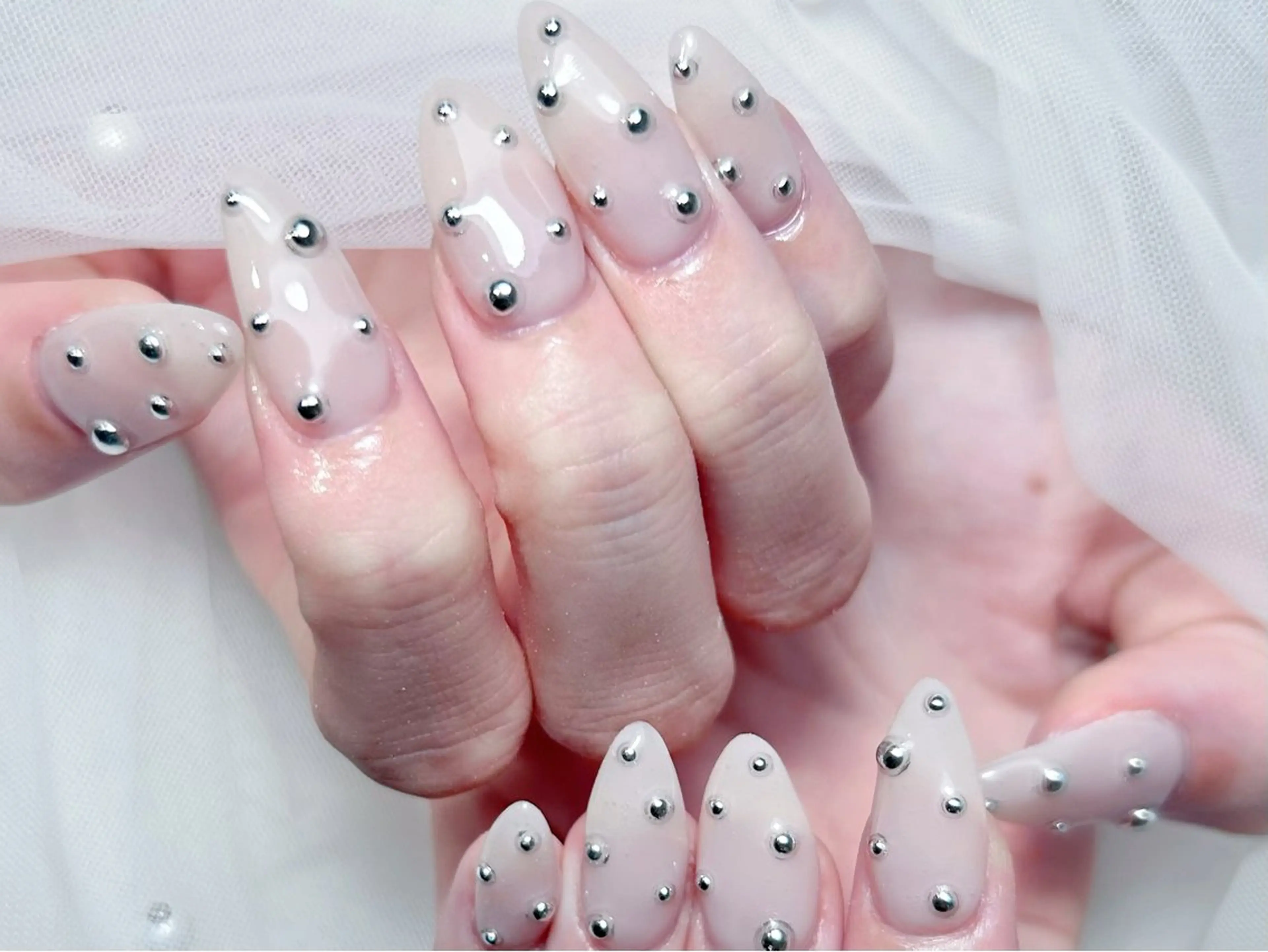 ネイル アートネイル 桜ネイル フレンチネイル ガラスフレンチ グラデーション ハンドネイル 🌈 Laule'aのネイルデザイン