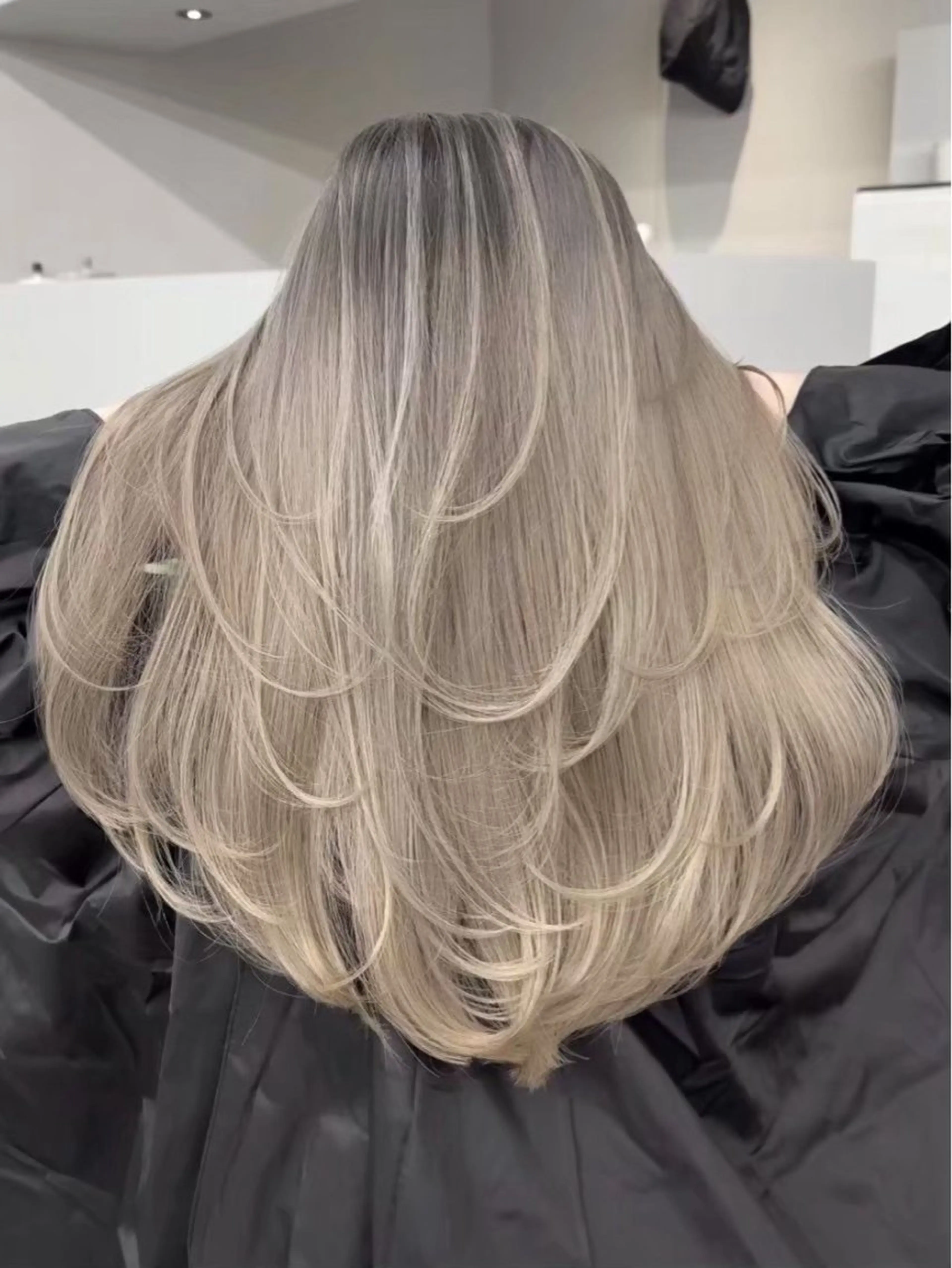 ロング カラー ヘアカラー 艶髪ハイトーン 💎凜💎のヘアスタイル