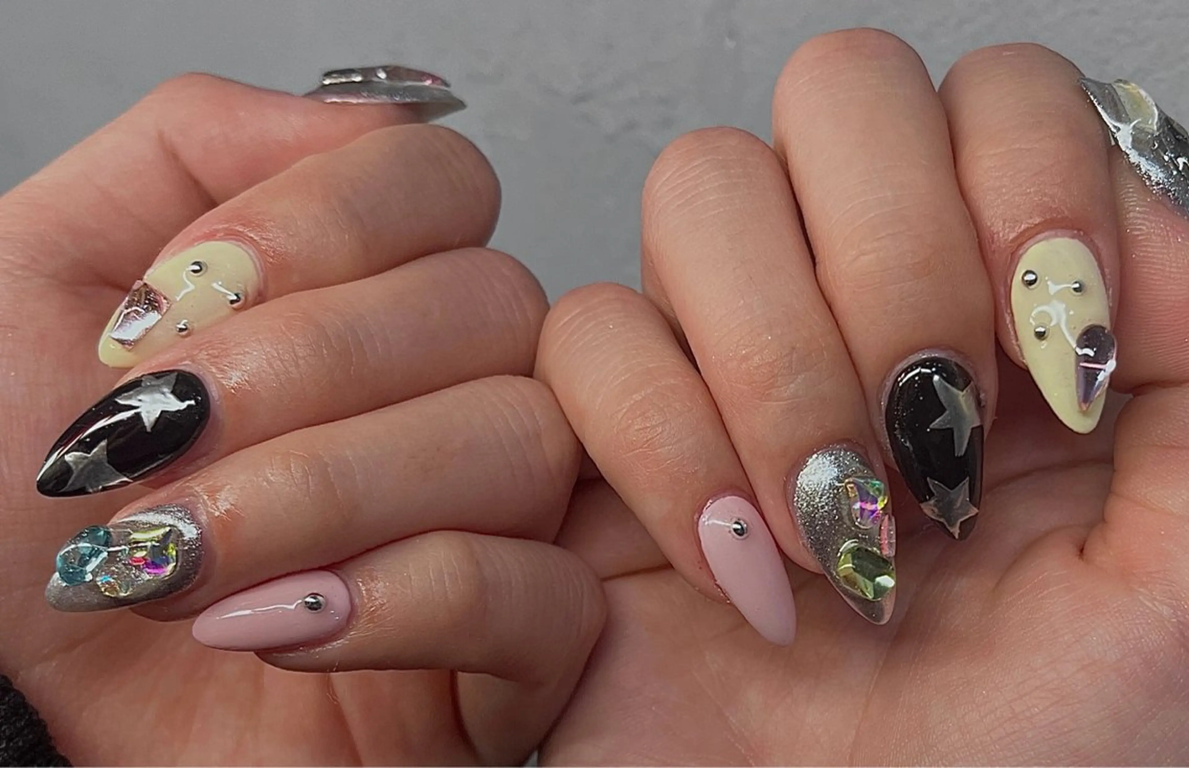 ネイル ハンドネイル アユリ リリのネイルデザイン