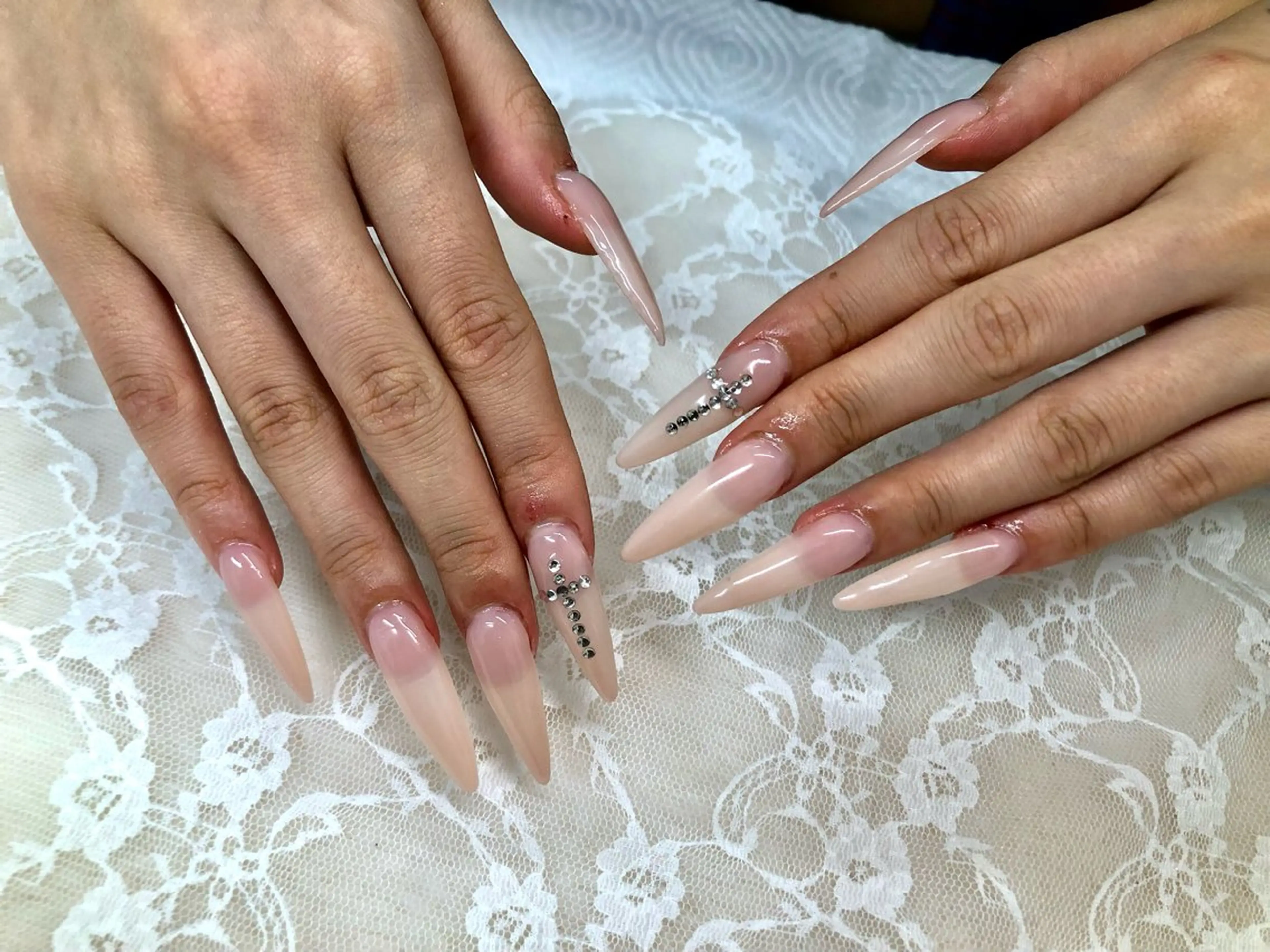 ネイル 長さ出し ハンドネイル ハンドケア 心斎橋Salon Epokkuのネイルデザイン