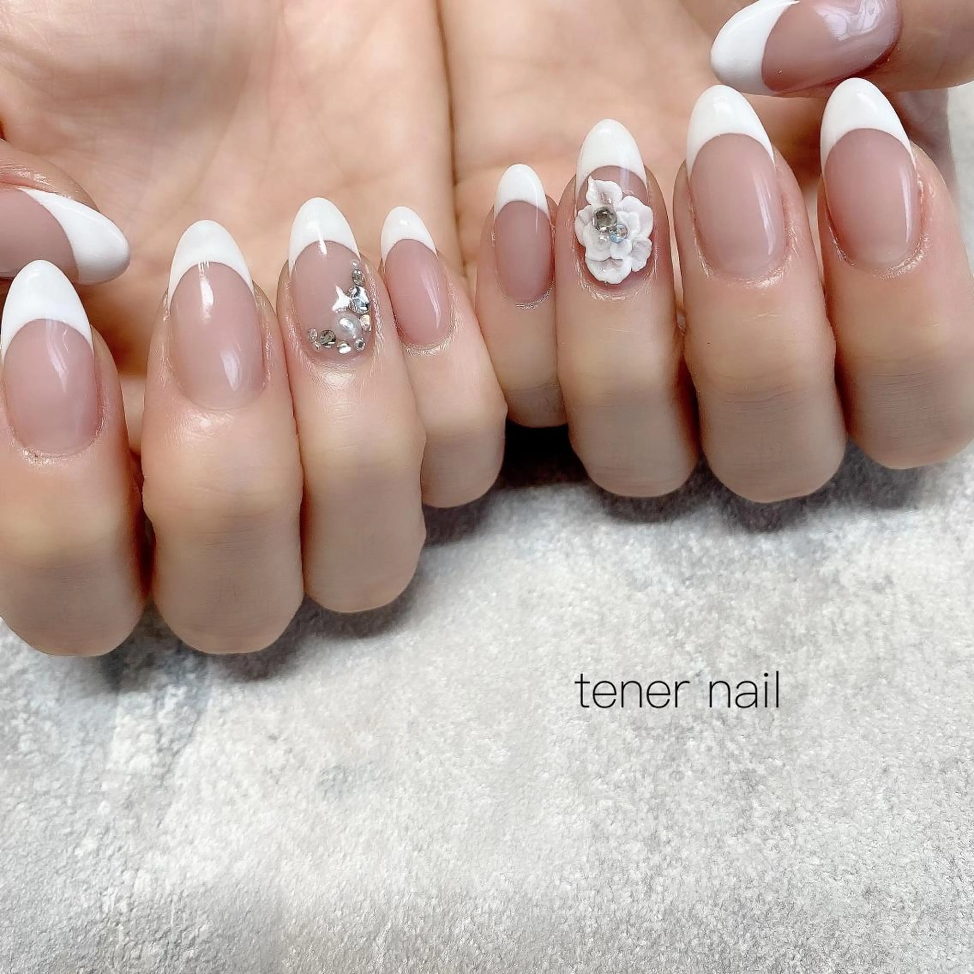 ネイル アートネイル ストーンネイル ブライダルネイル tener  nail  テネルネイル所属・テネルネイル tener nailのネイルデザイン