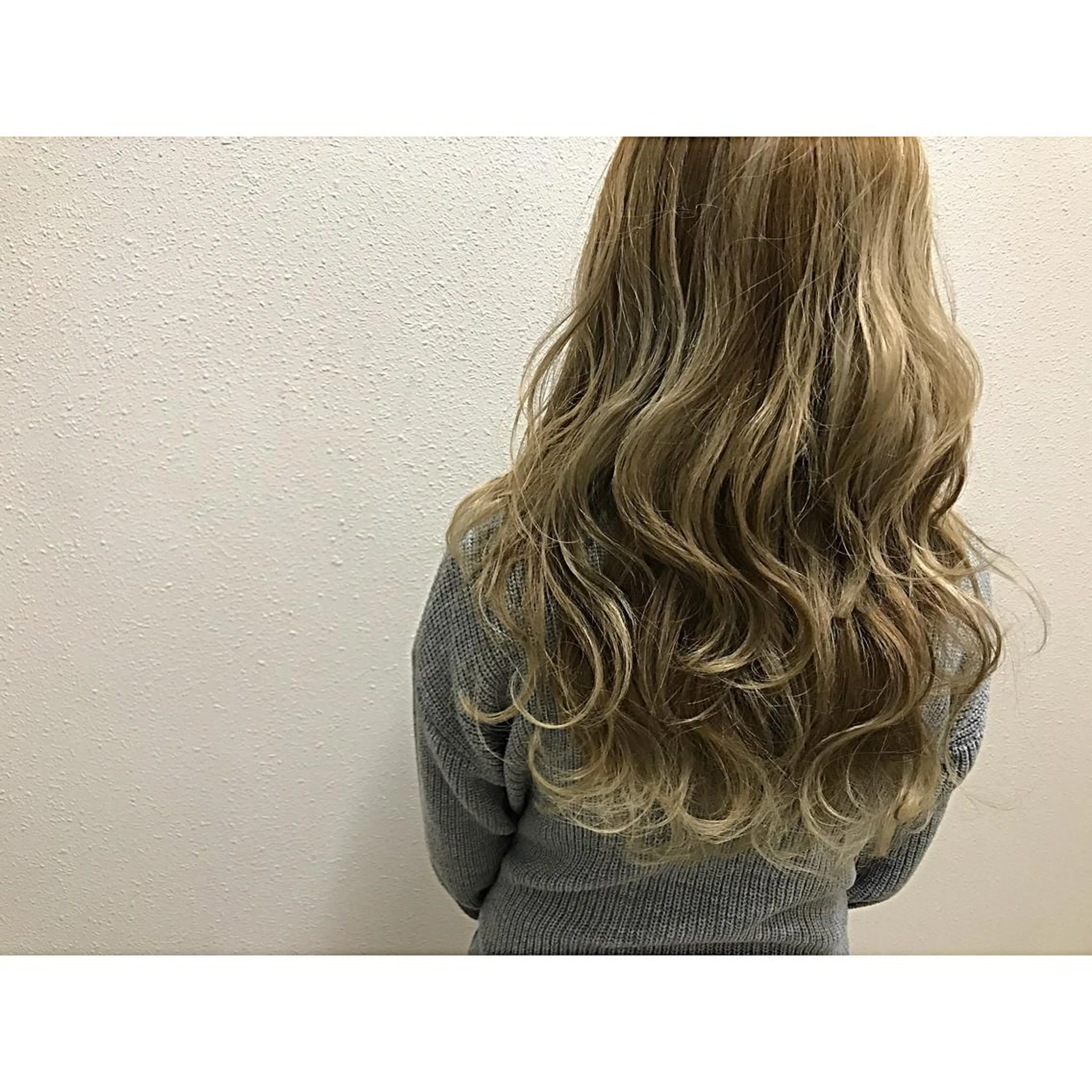 ロング カラー ベージュカラー ハイライトカラー ハイライト カット ヘアカラー トリートメント 荒木 拓也のヘアスタイル