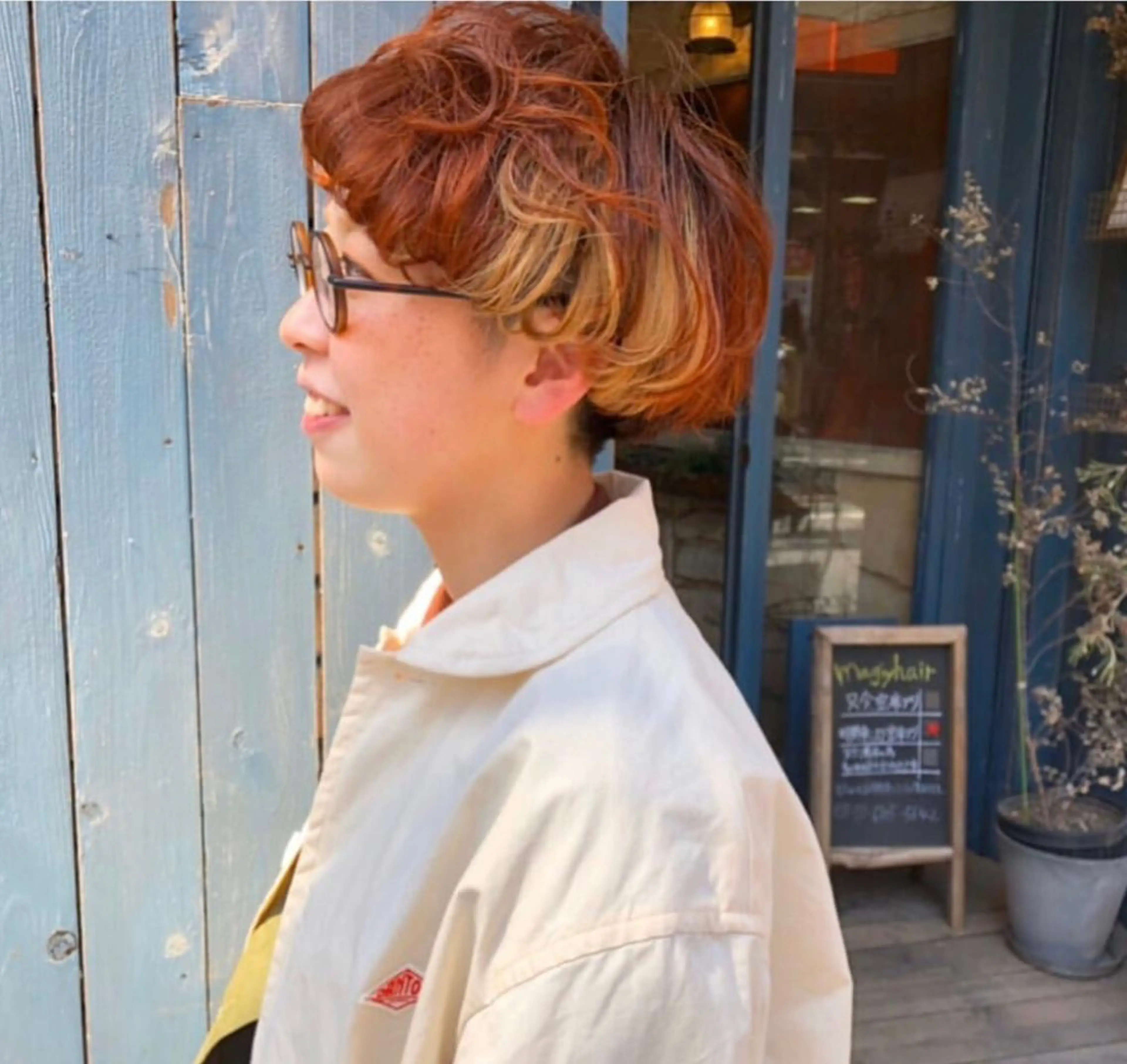 ショート カラー ブリーチ、パーマ 西部笑のヘアスタイル