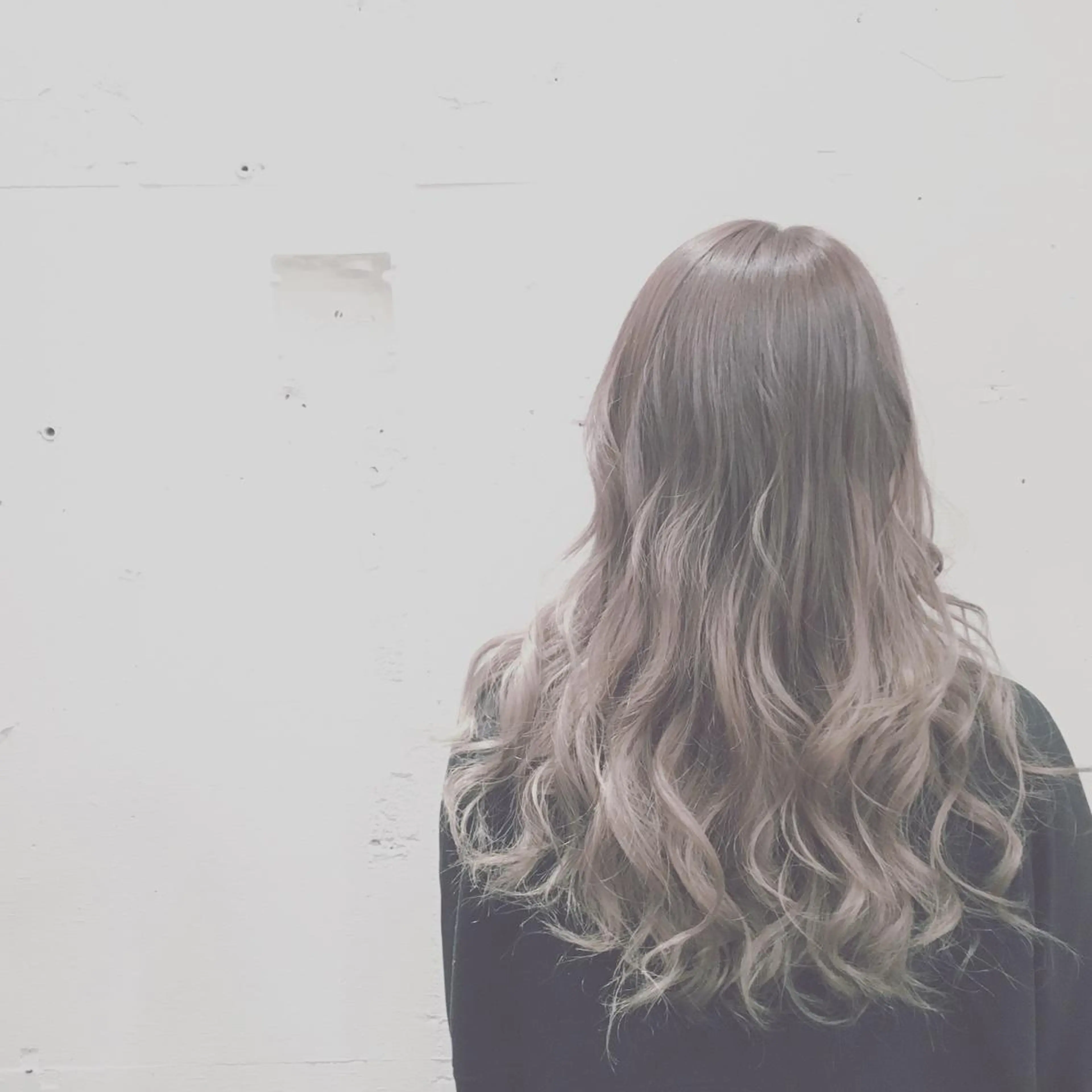 ロング カラー アッシュ ブリーチ グラデーションカラー ハイライトカラー 3Dハイライト てんま さやかのヘアスタイル