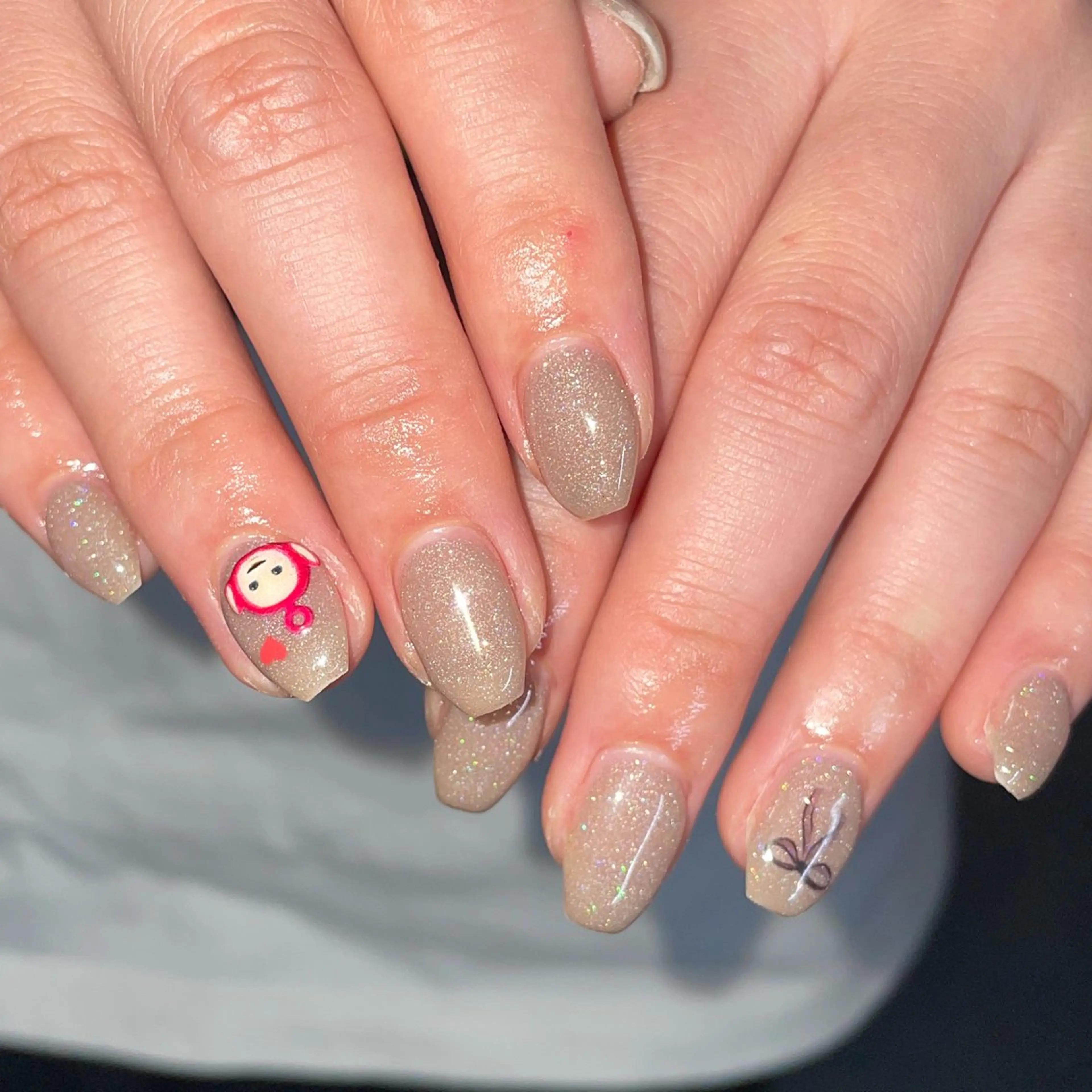 ネイル フラッシュネイル キラキラネイル オフィスネイル ワンカラーネイル シンプルネイル ハンドネイル ハンドケア 🎀NAIL🎀 AI🪄︎︎◝✩のネイルデザイン