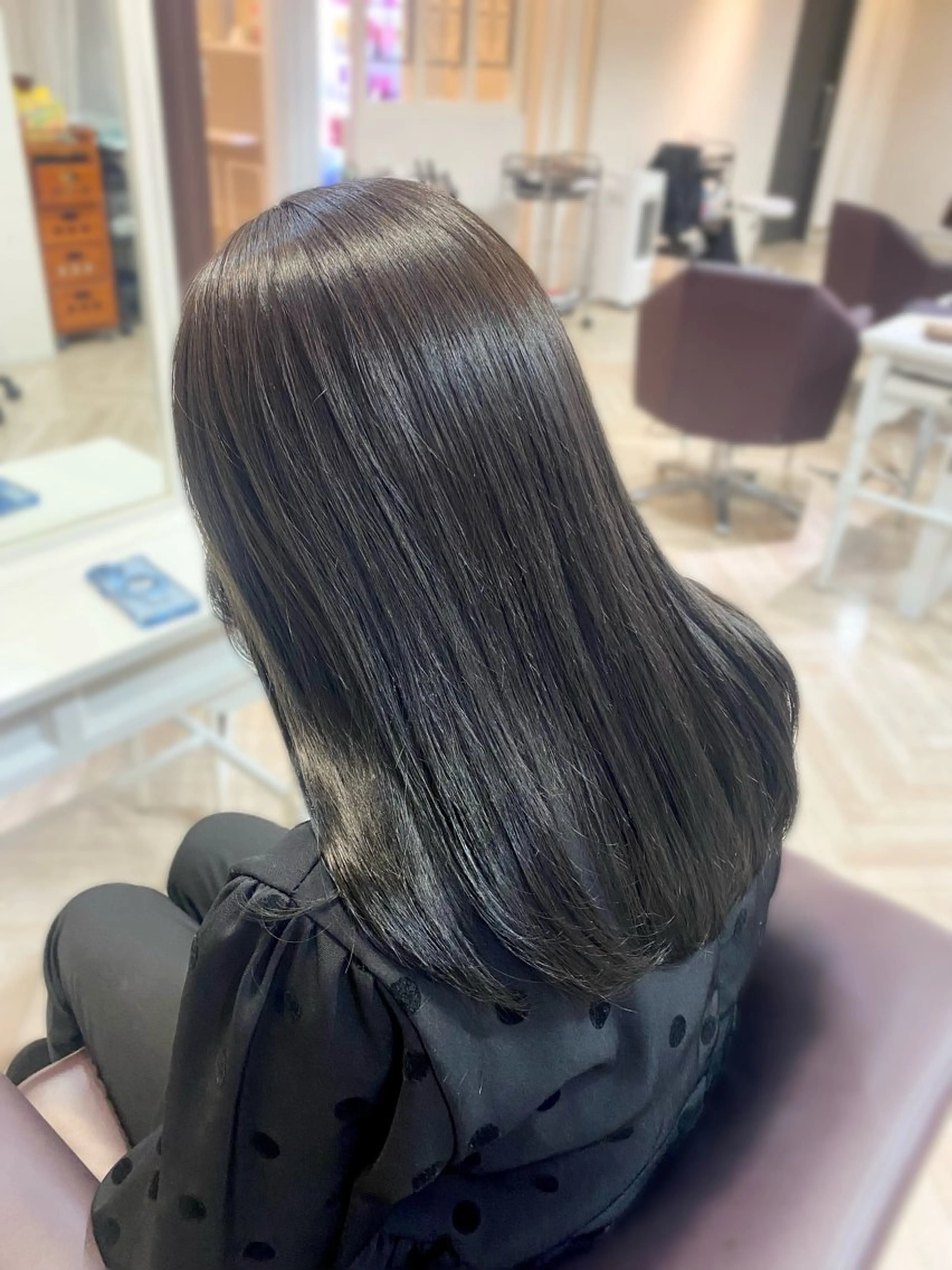 ロング カラー アッシュ アッシュブラウン ブラウンカラー カット ヘアカラー Reginavita栄店 【レジナヴィータ】所属・鈴木 二依奈のヘアスタイル