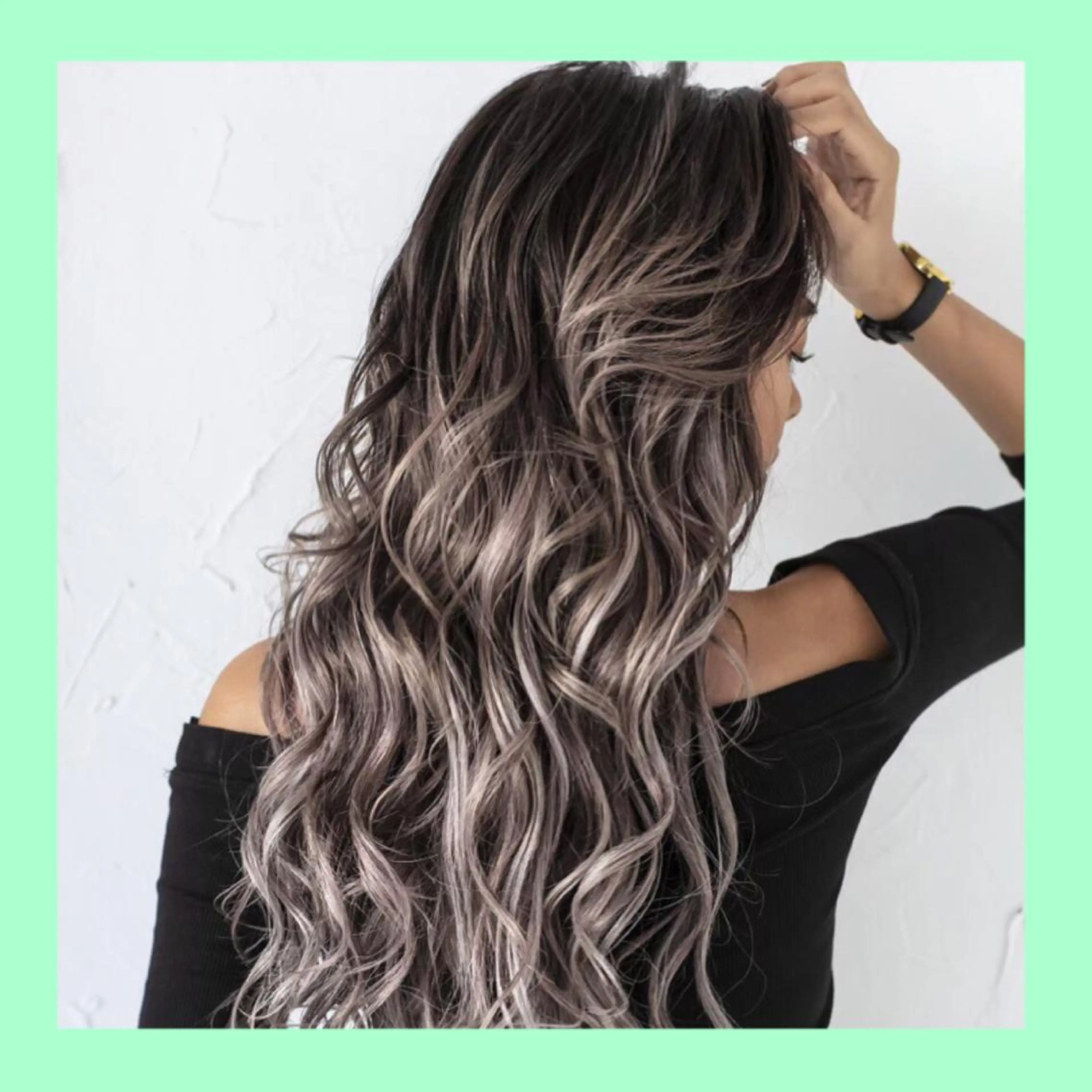 ロング カラー オリーブ/アッシュ やわらか透明感カラーのヘアスタイル