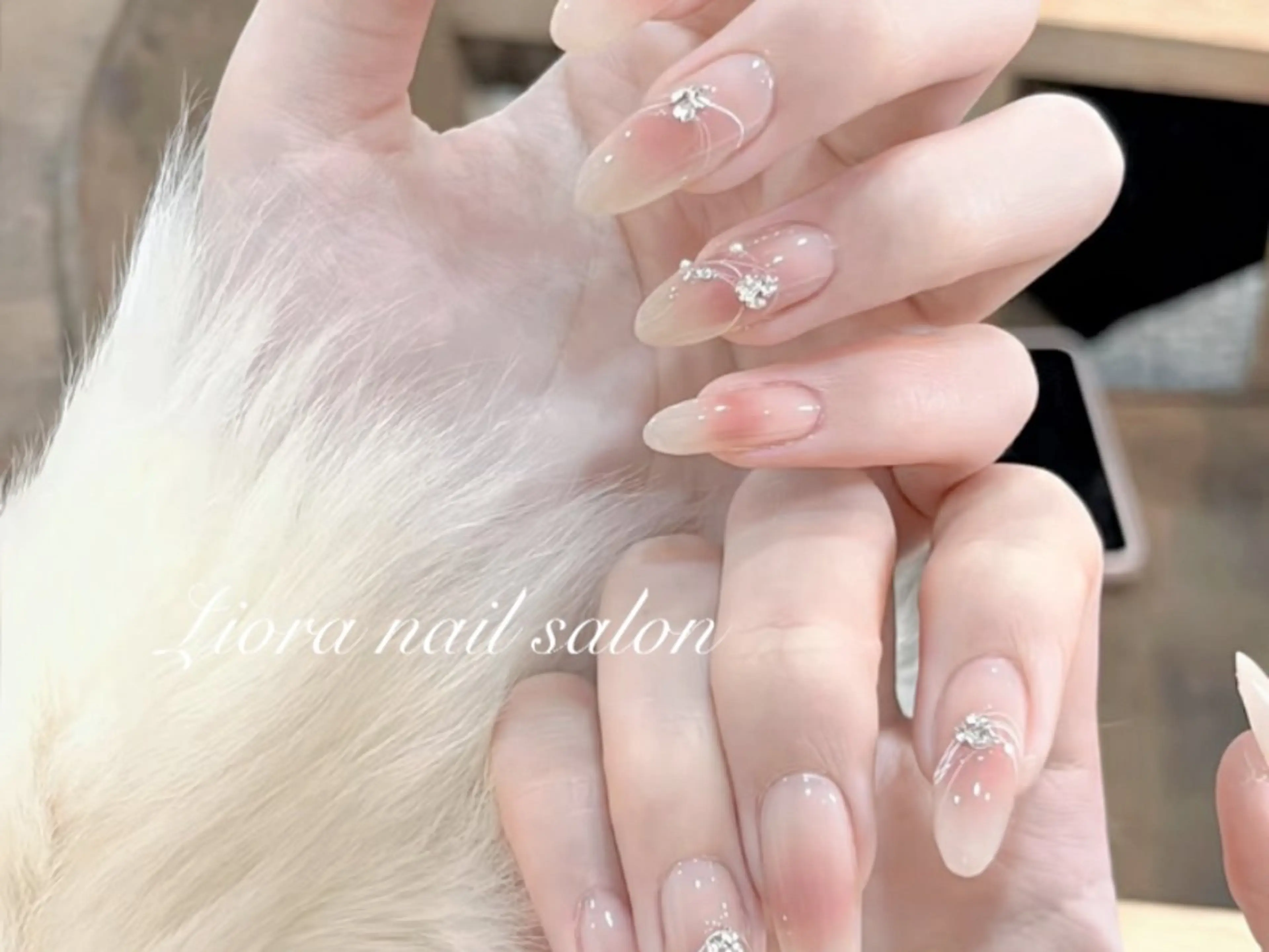 ネイル フレンチネイル ジェルネイル ガーリー グラデーション キラキラネイル ハンドネイル Liora nail 1のネイルデザイン