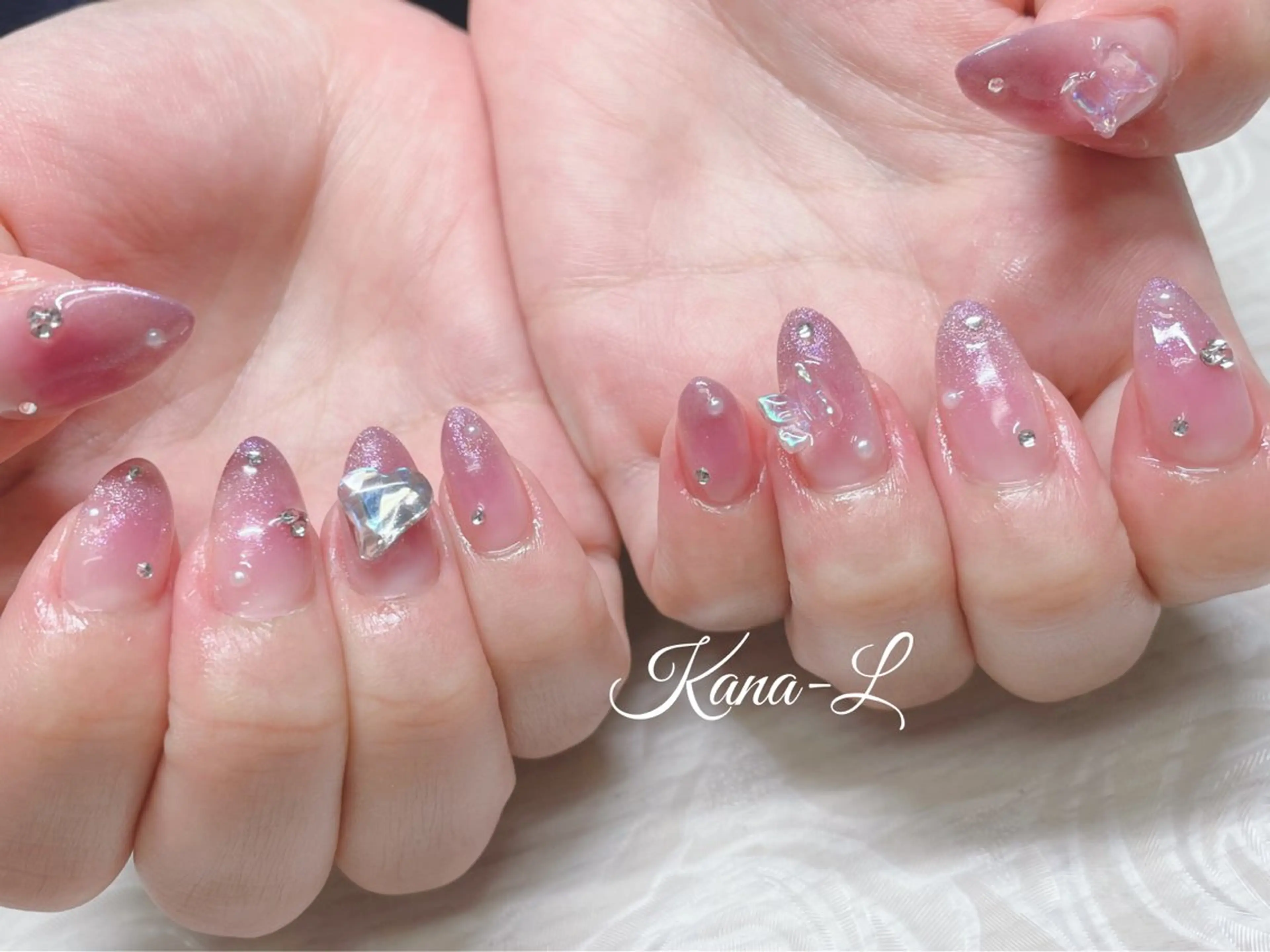 ネイル チークネイル ジェルネイル グラデーション ハート 韓国ネイル 芦辺 香奈のネイルデザイン