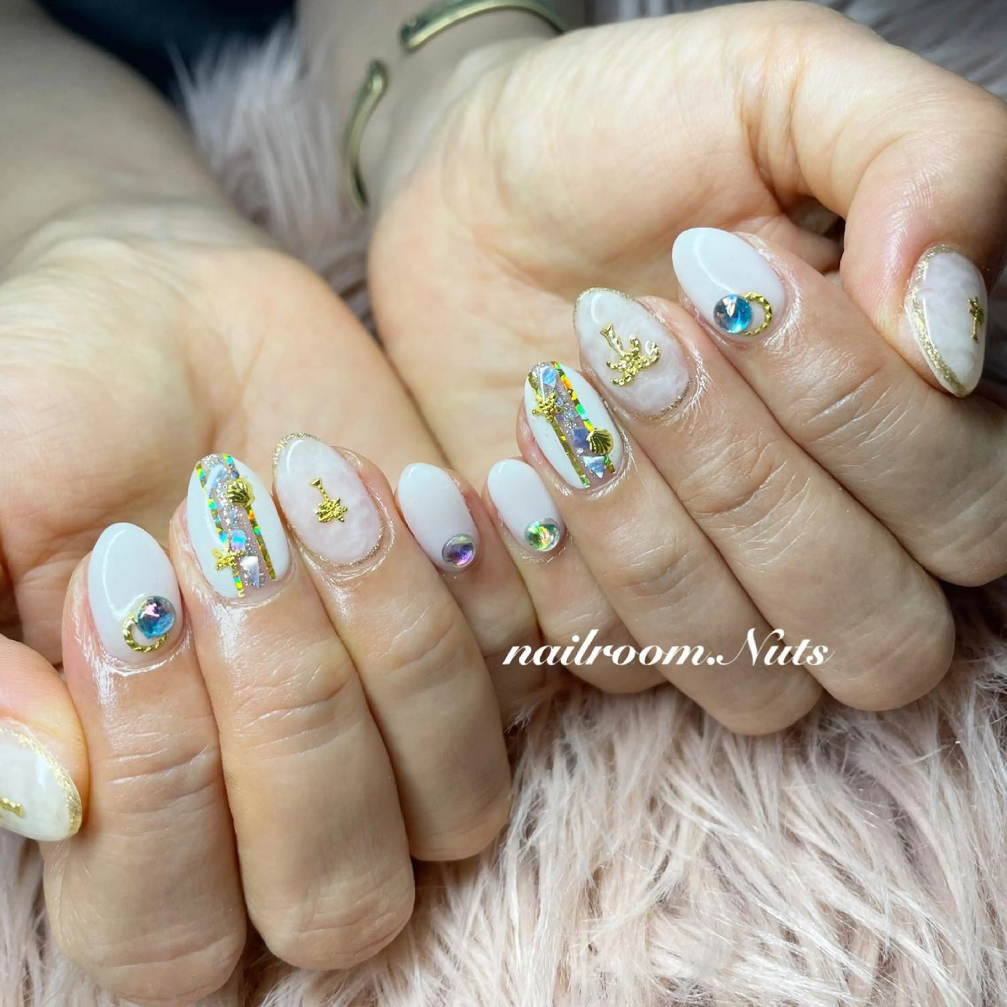 ネイル ハンドネイル nailsalon Nutsのネイルデザイン