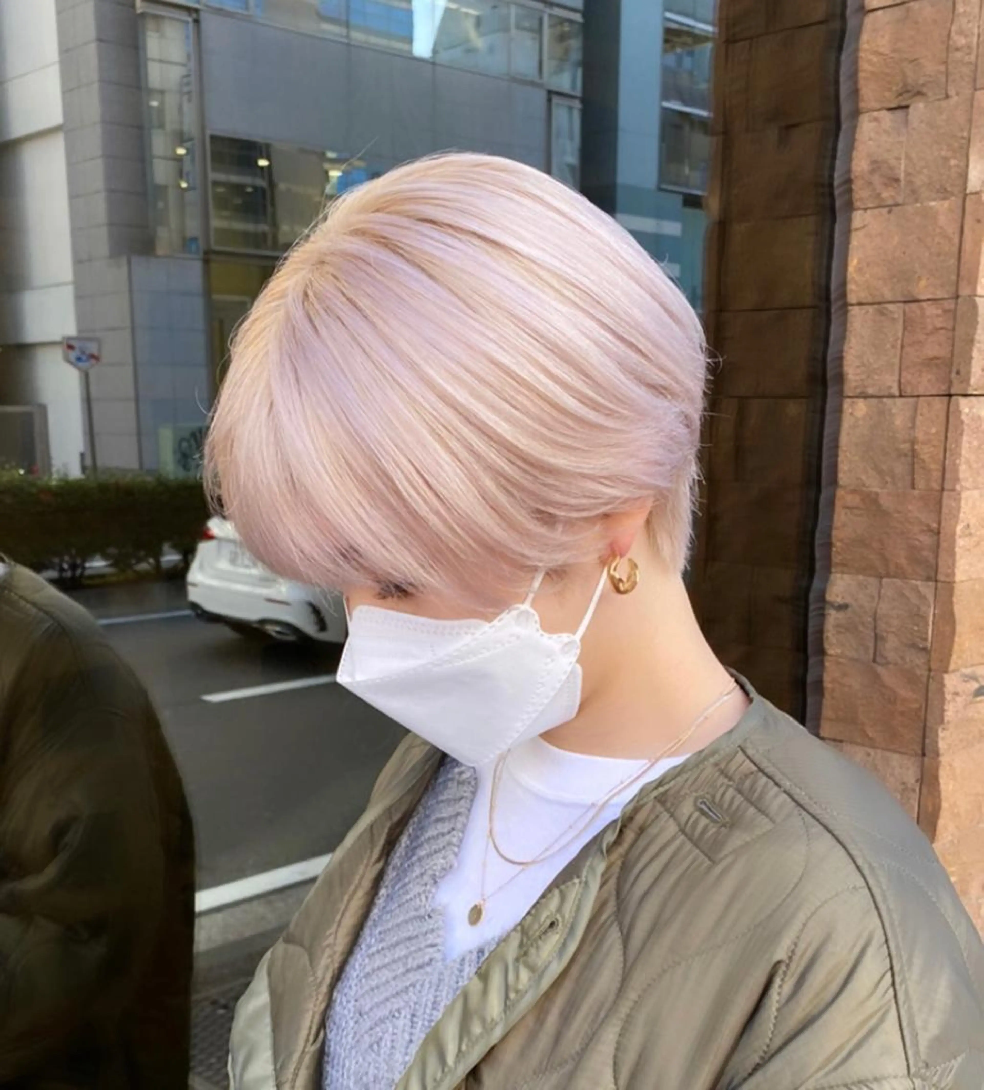 ショート ハイトーン/ ボブ 中村麟のヘアスタイル