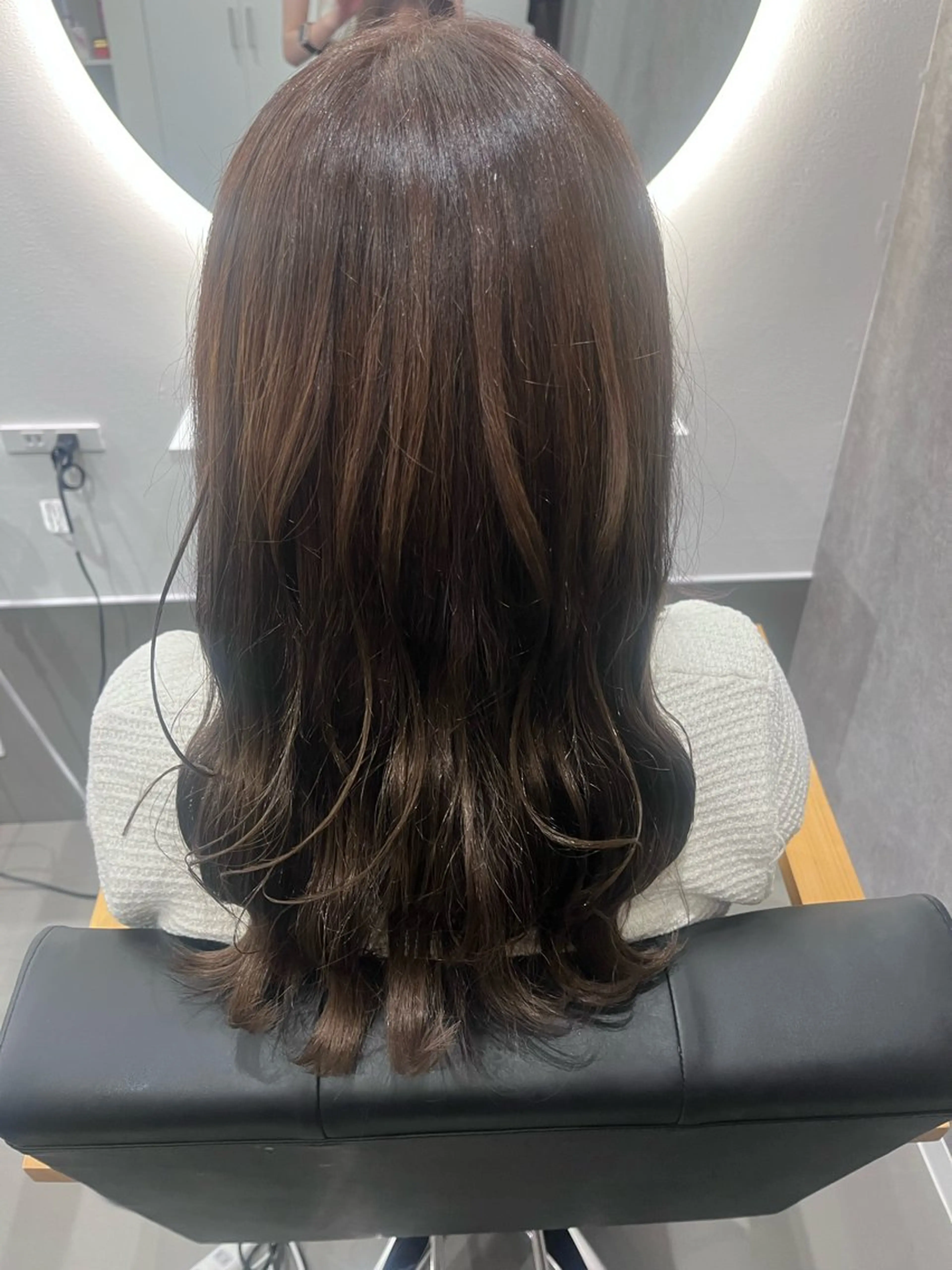 【平日限定】🤍レイヤーカットモデル🤍(最低でも3-5cm程度のカット、レディースのみ)𖤐トリートメント追加可能𖤐の写真