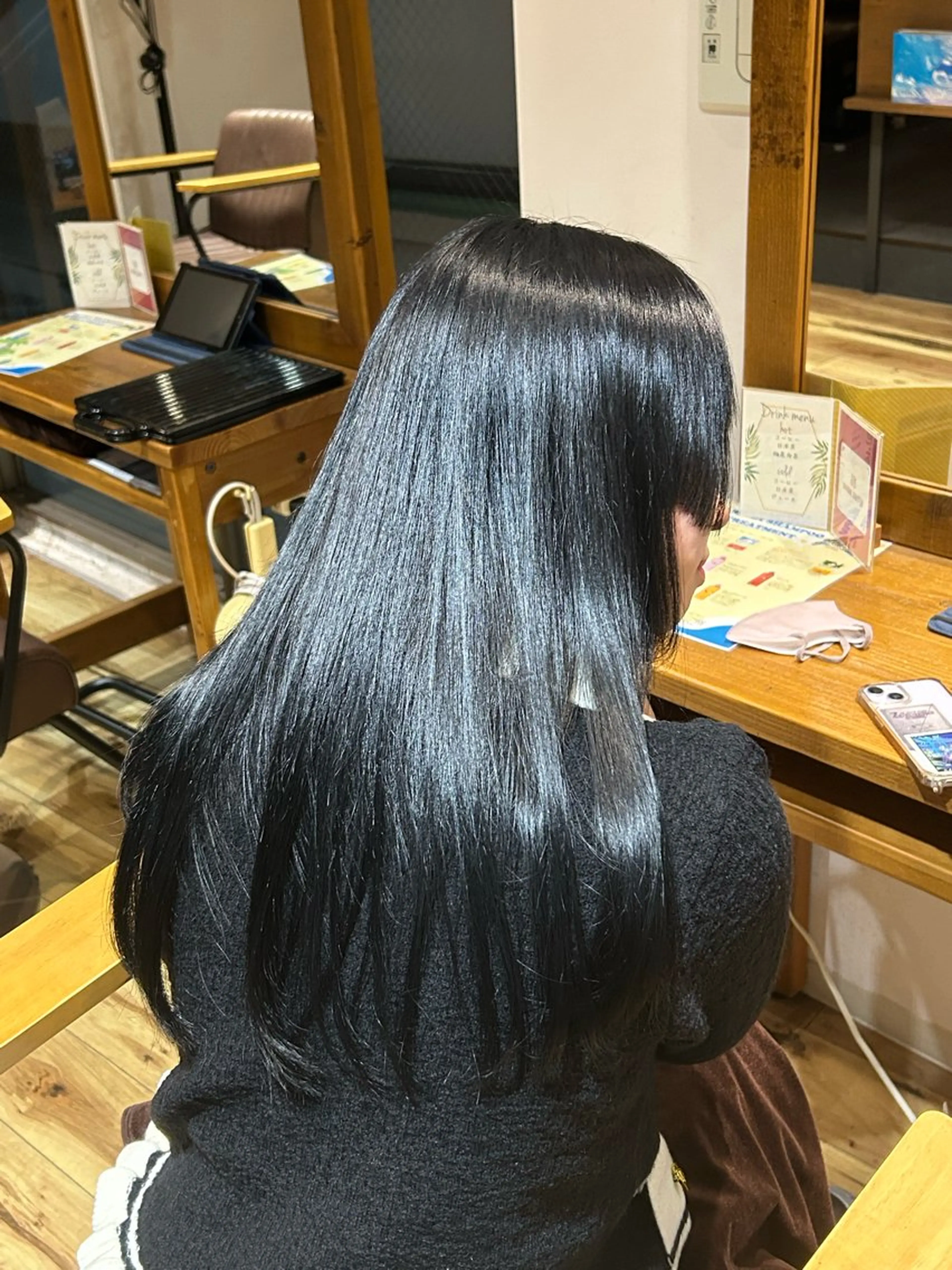 ロング カラー 黒髪 ブルーカラー ブルーブラック 🍒ケアカラー🍒 AKAね🤍のヘアスタイル