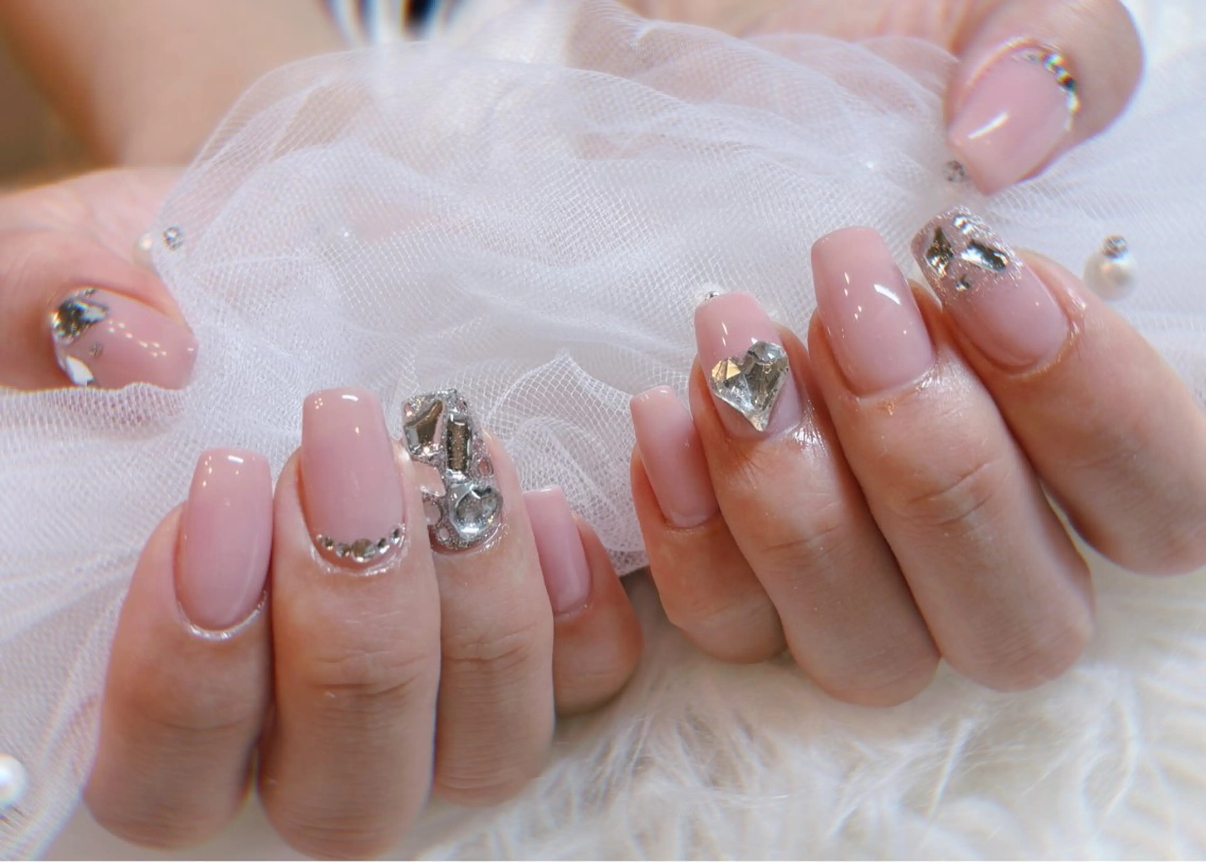 ネイル ハンドネイル le'a-レア-【ア イ×ネイル×眉】のネイルデザイン