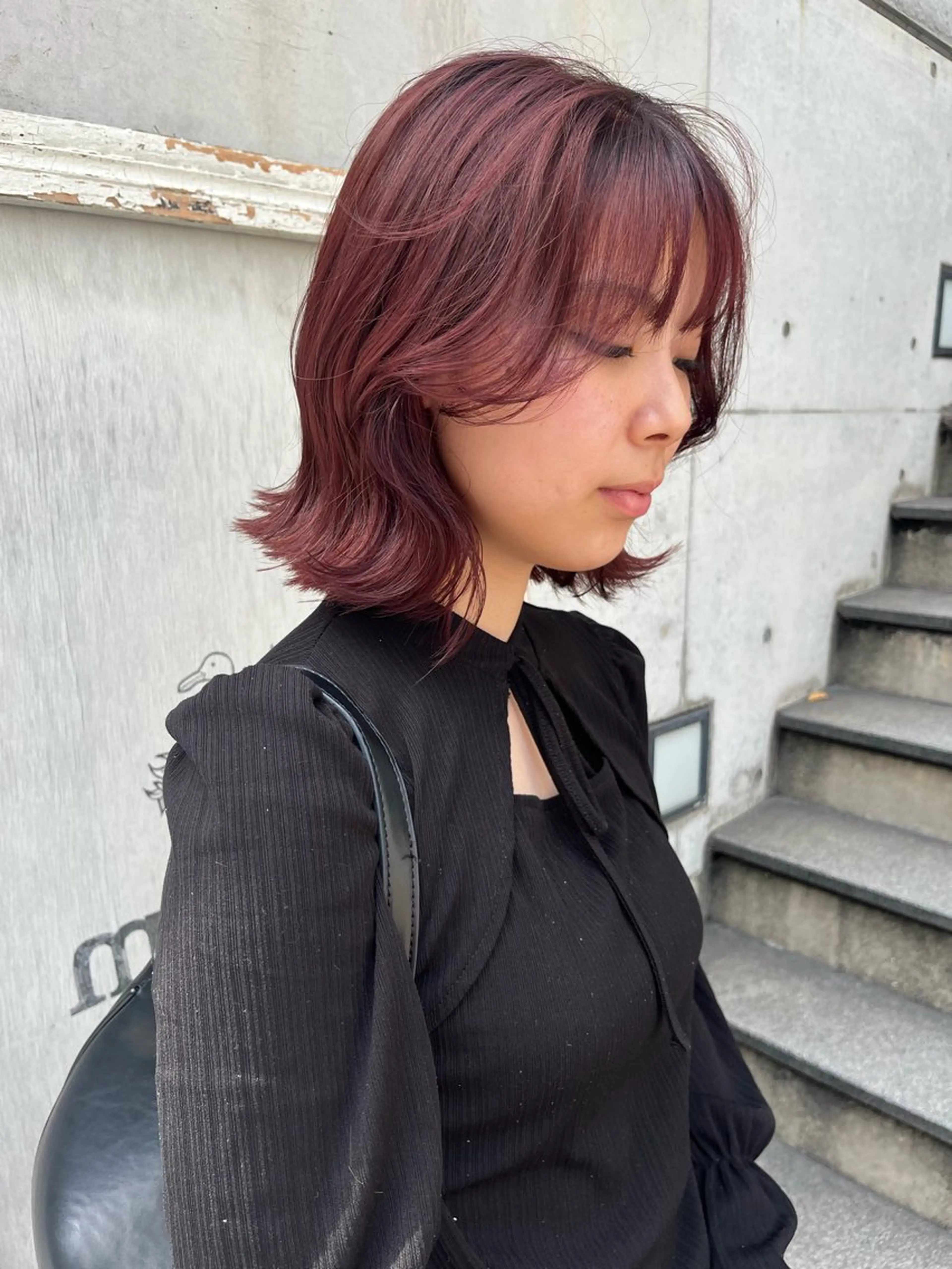 ミディアム カット ヘアカラー トリートメント ハイトーン/顔まわり レイヤー/YUKAのヘアスタイル