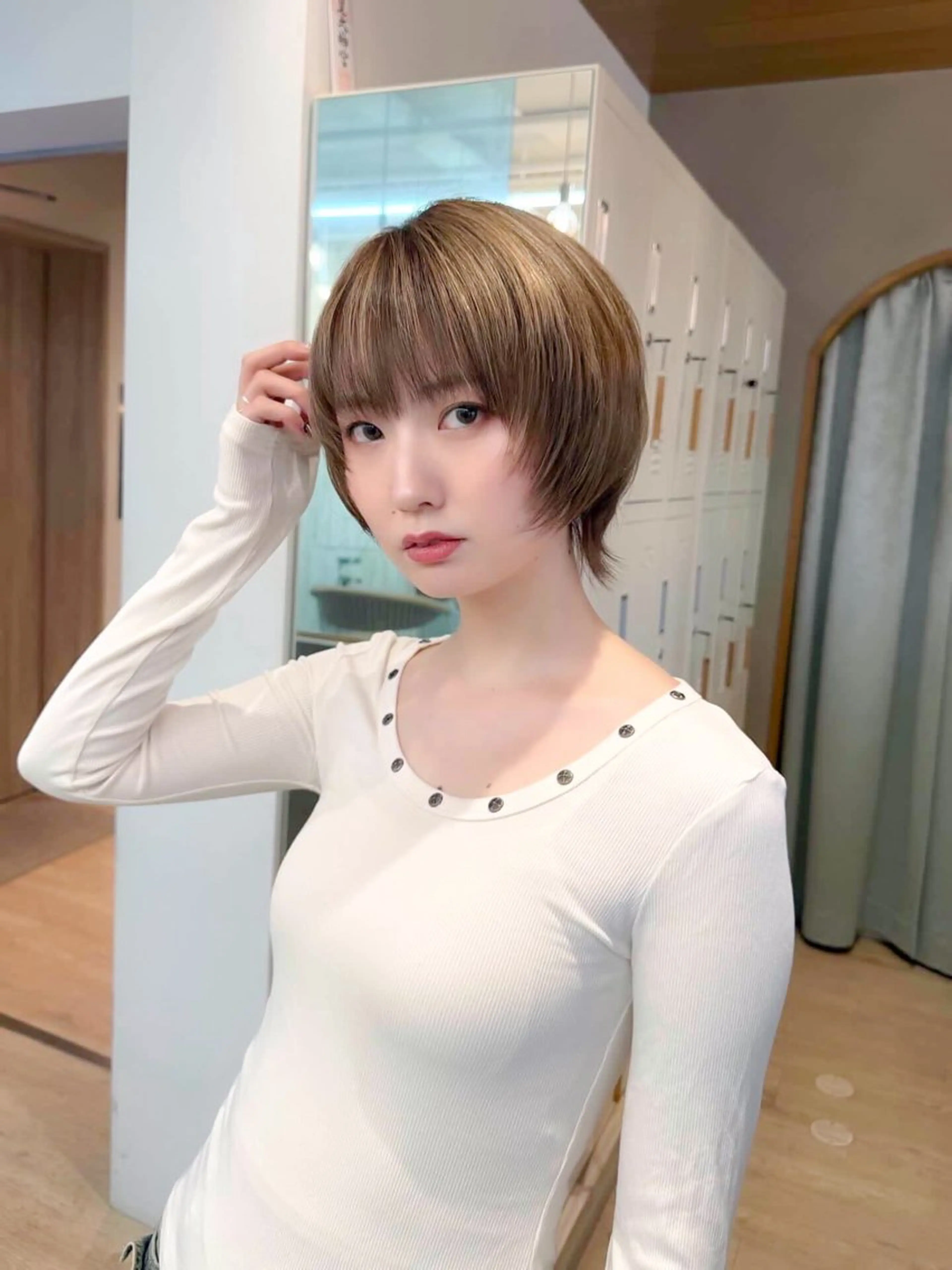 ショート カラー ハイライトカラー ハイライト ショートヘア ウルフカット カット ヘアカラー トリートメント 髪質改善✨縮毛矯正 ショートボブ/ともきのヘアスタイル
