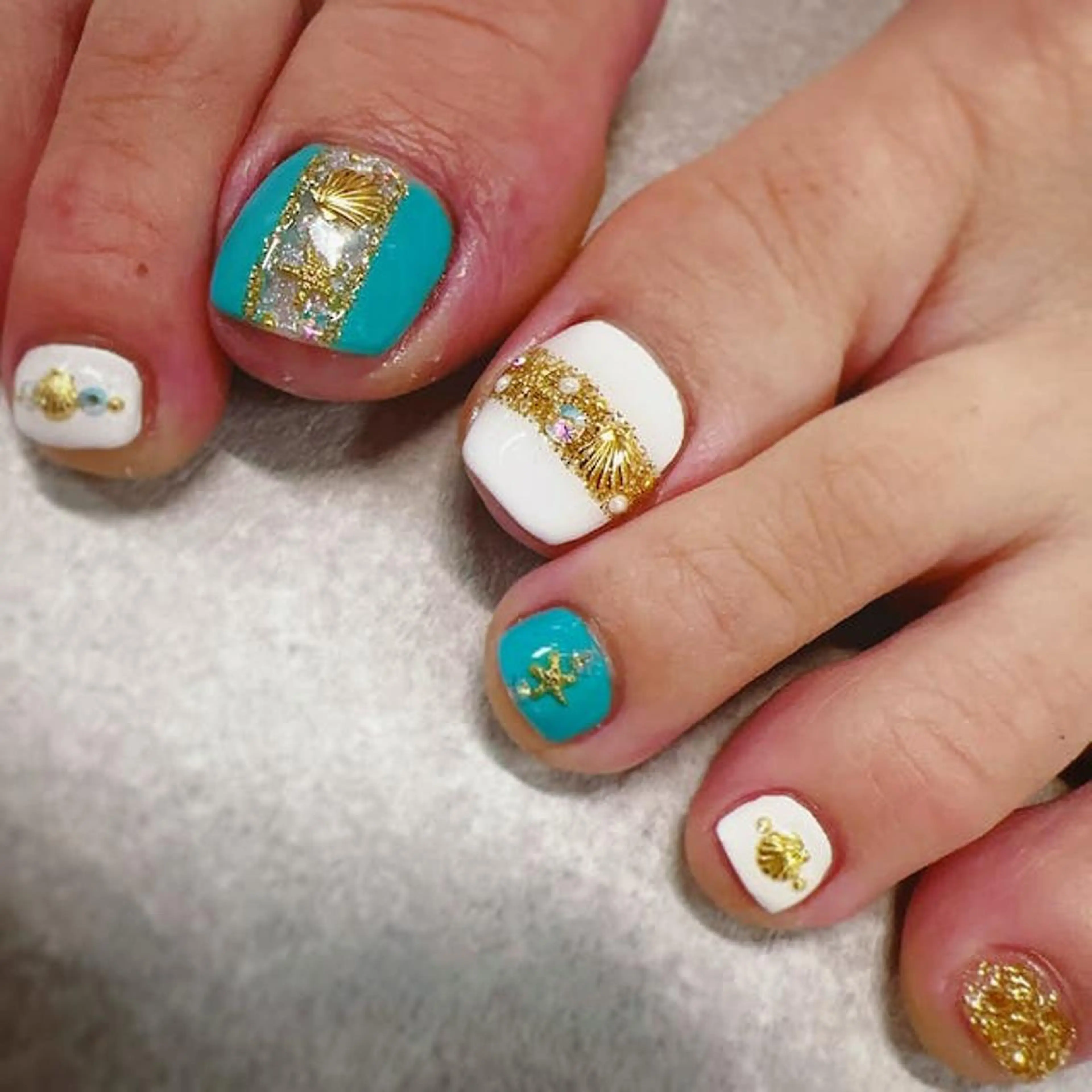 ネイル フットネイル フレンチネイル ジェルネイル ガラスフレンチ グラデーション ハンドネイル ハンドケア FASTNAIL PLUS 新宿店のネイルデザイン