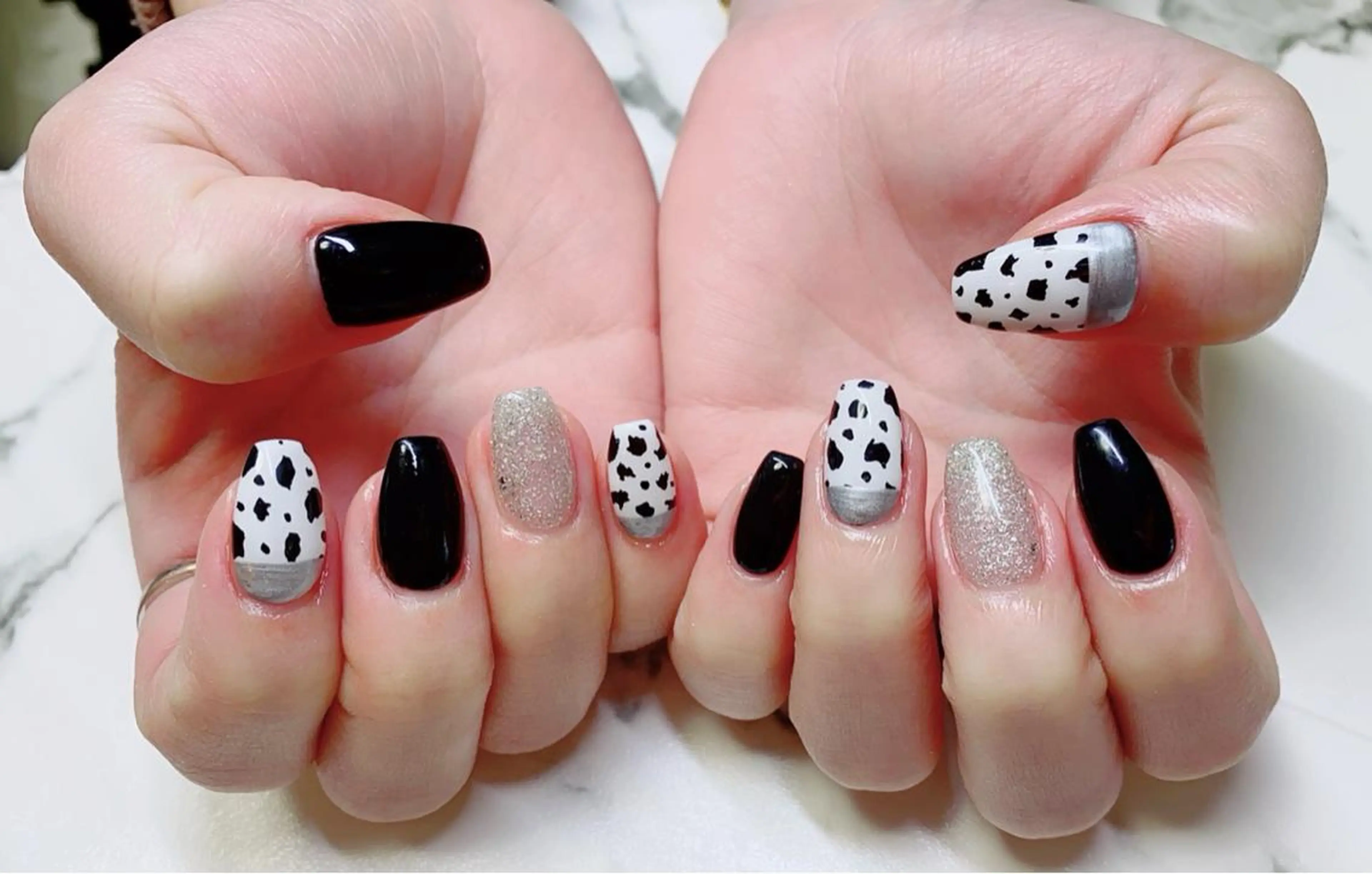 ロング カラー ネイル Q Free nailsのネイルデザイン